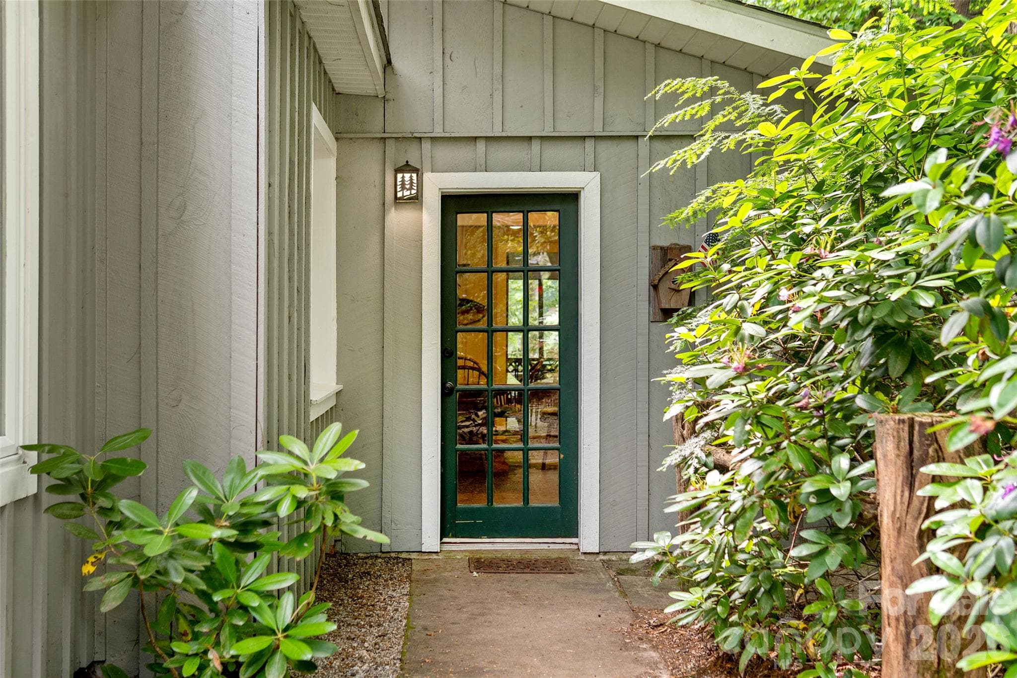 Single Family Residence at 138 Gowan Point, Marion, photo 5 of 39