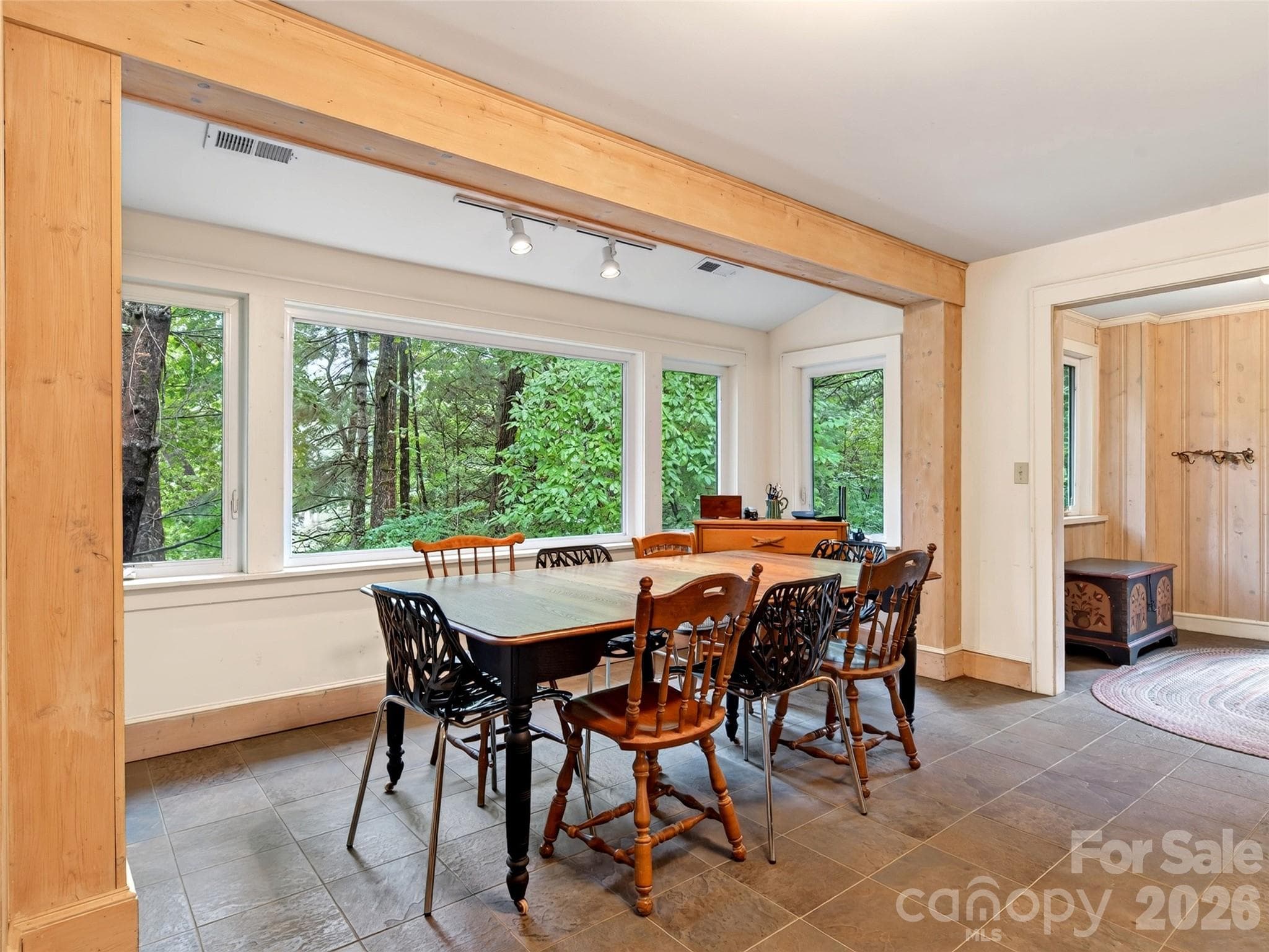 Single Family Residence at 138 Gowan Point, Marion, photo 9 of 39