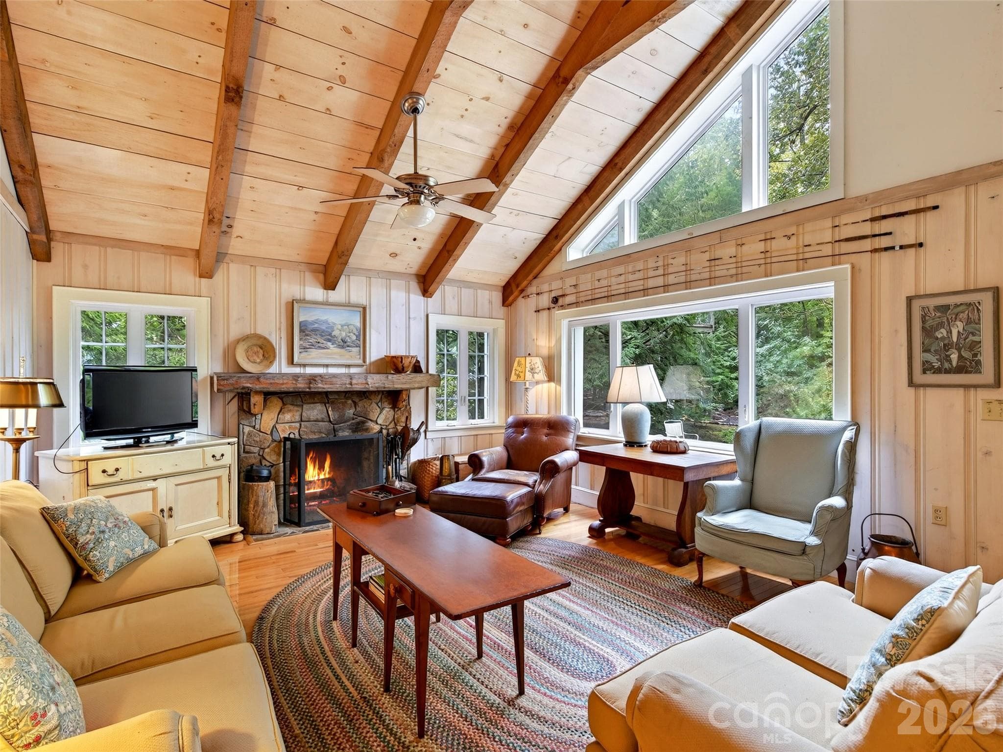 Single Family Residence at 138 Gowan Point, Marion, photo 17 of 39