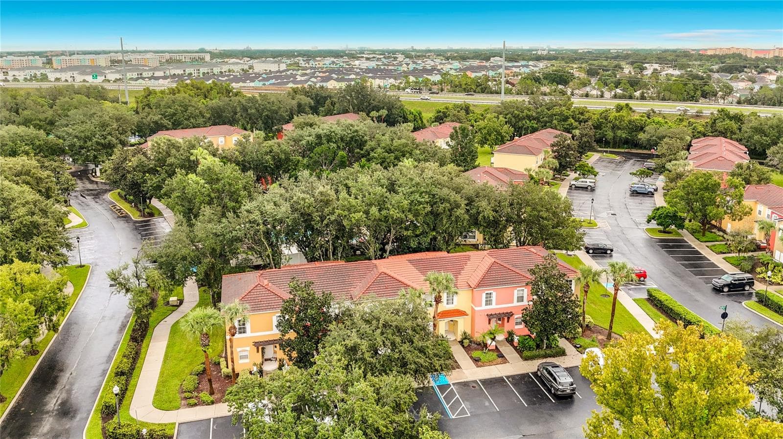 Townhouse at 8474 CRYSTAL COVE LOOP, KISSIMMEE, photo 2 of 56
