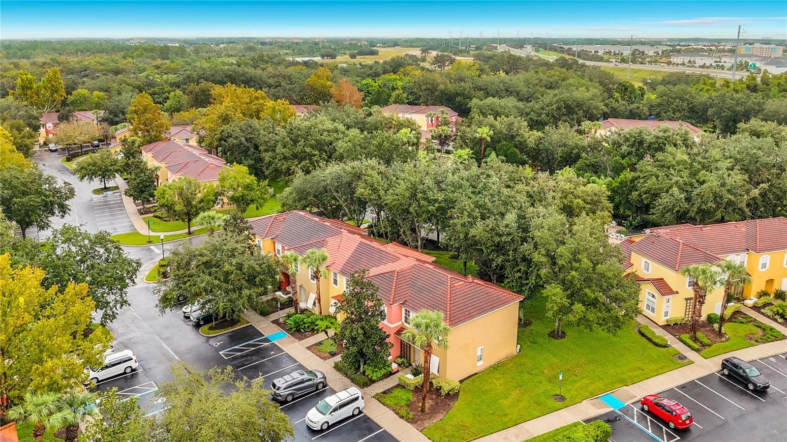 Townhouse at 8474 CRYSTAL COVE LOOP, KISSIMMEE, photo 5 of 56