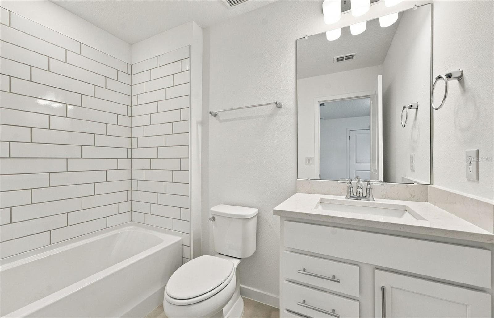 Bath 3 - 33506 BARNEBROOK DR, WESLEY CHAPEL