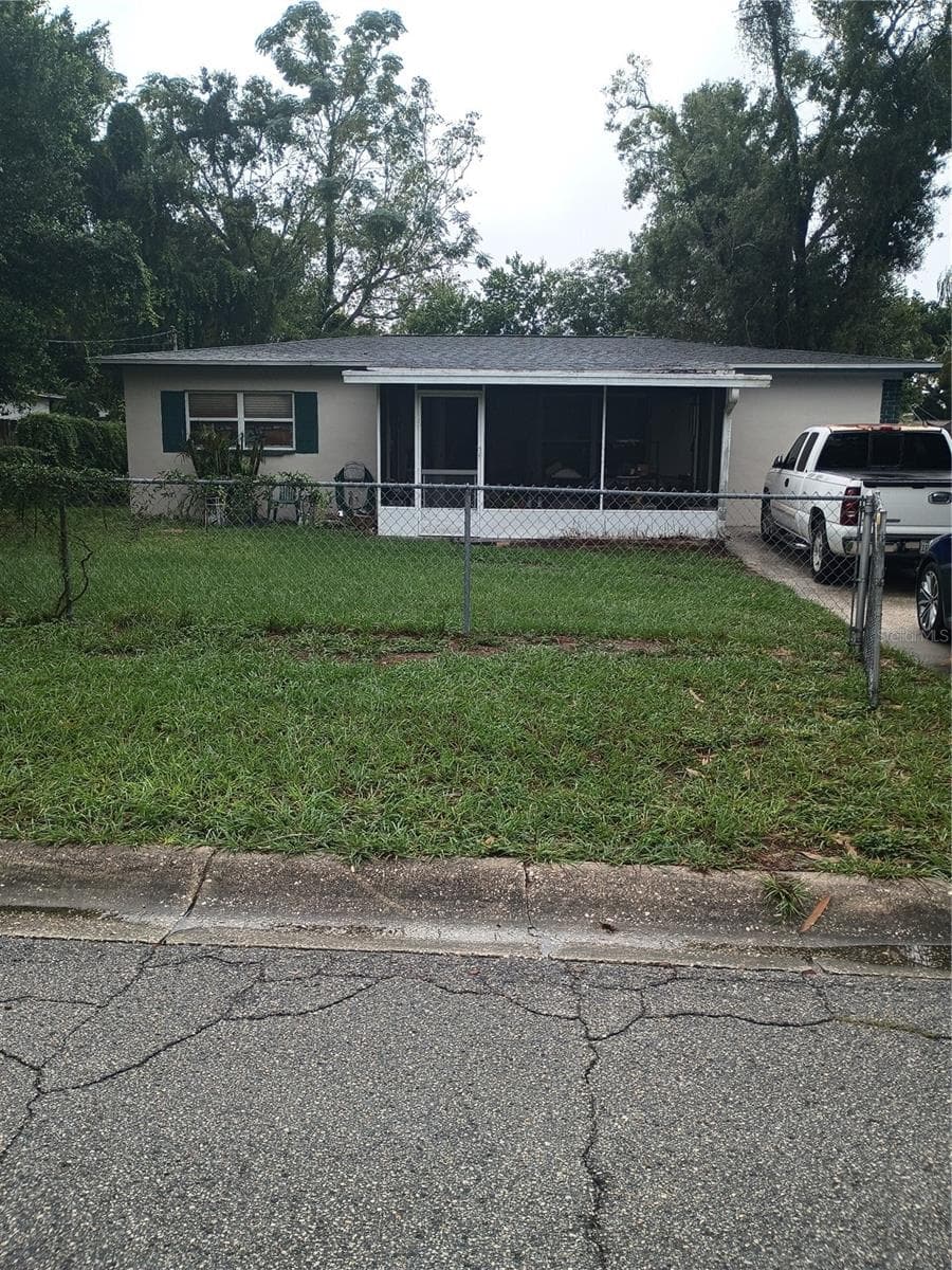 7017 TAMARACK DR