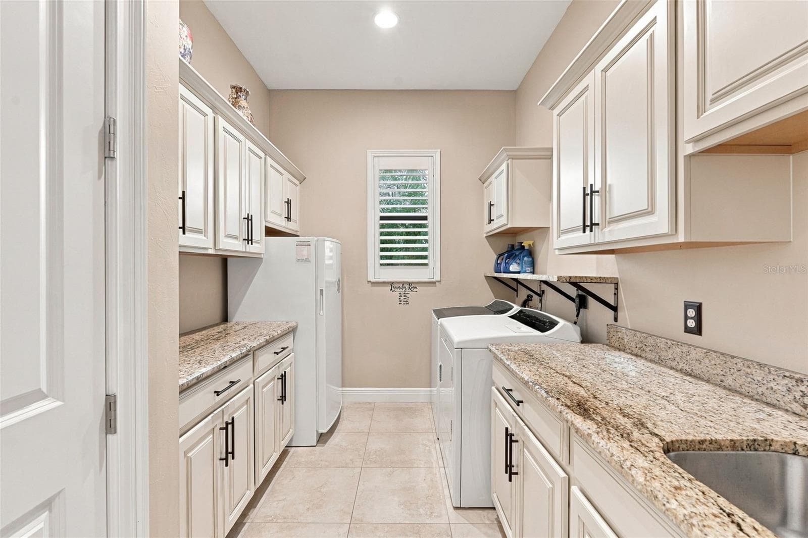 Single Family Residence at 325 SEGOVIA DR, PUNTA GORDA, photo 21 of 52