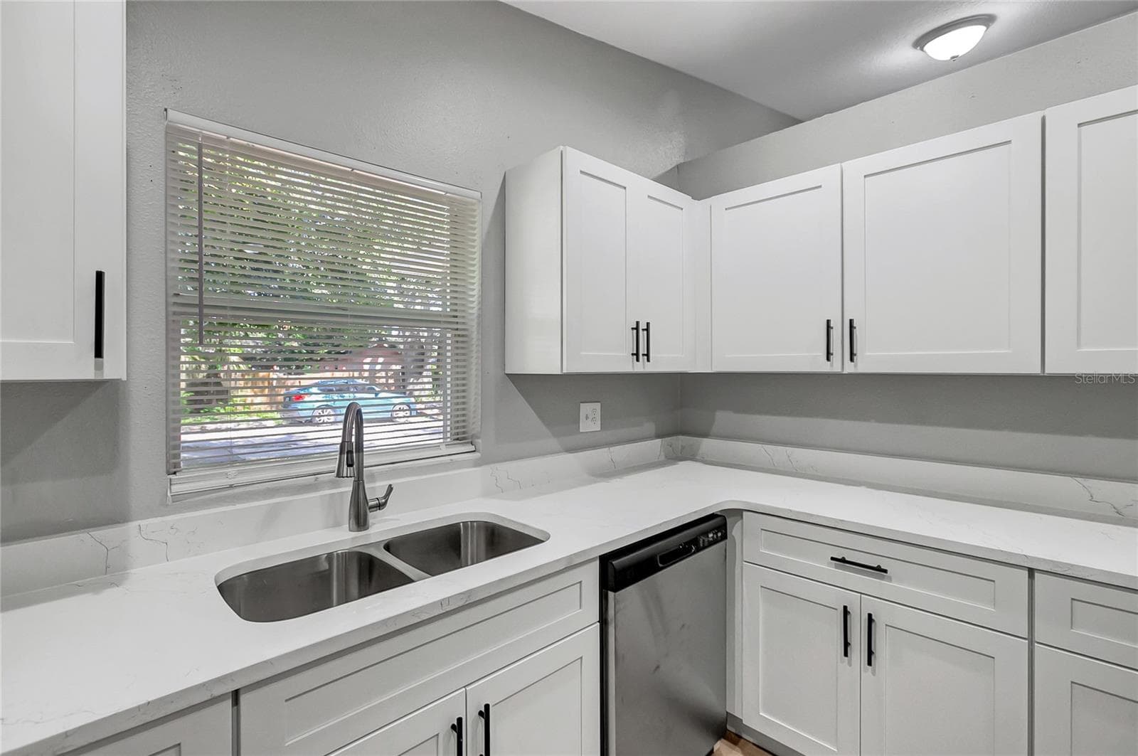 Single Family Residence at 3419 E DIANA ST, TAMPA, photo 9 of 37