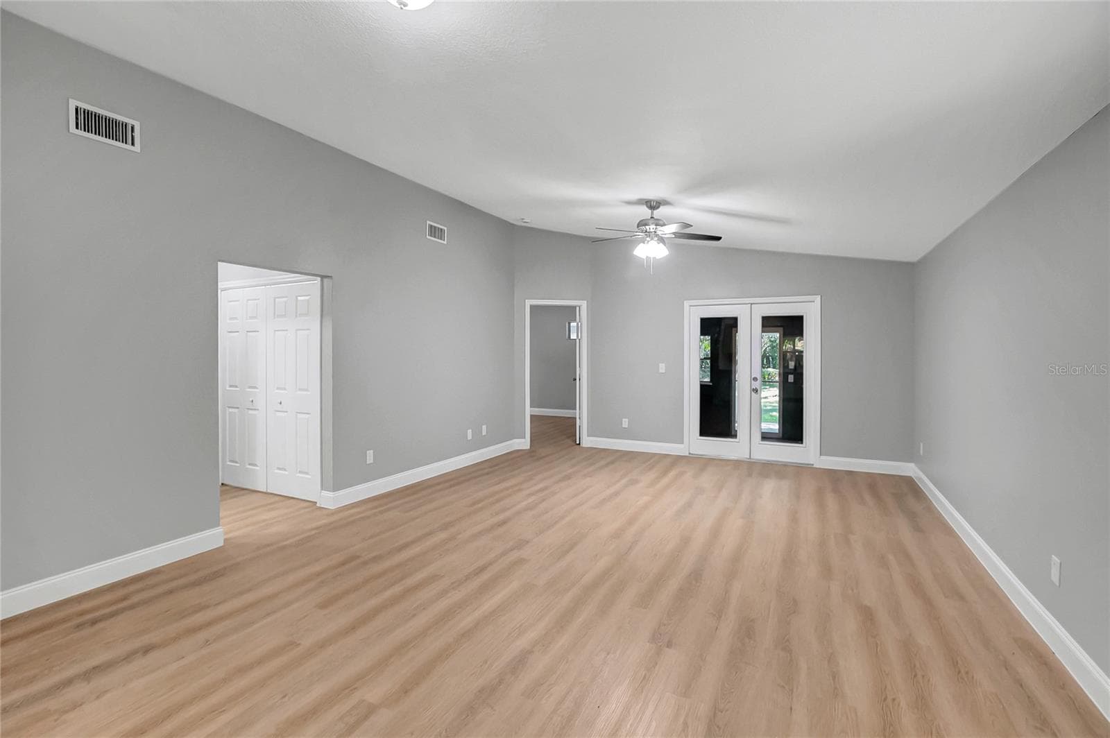 Single Family Residence at 3419 E DIANA ST, TAMPA, photo 11 of 37