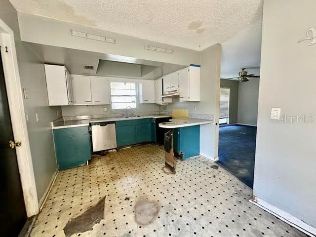 Single Family Residence at 3560 APPLEWOOD TER N, PINELLAS PARK, photo 4 of 27