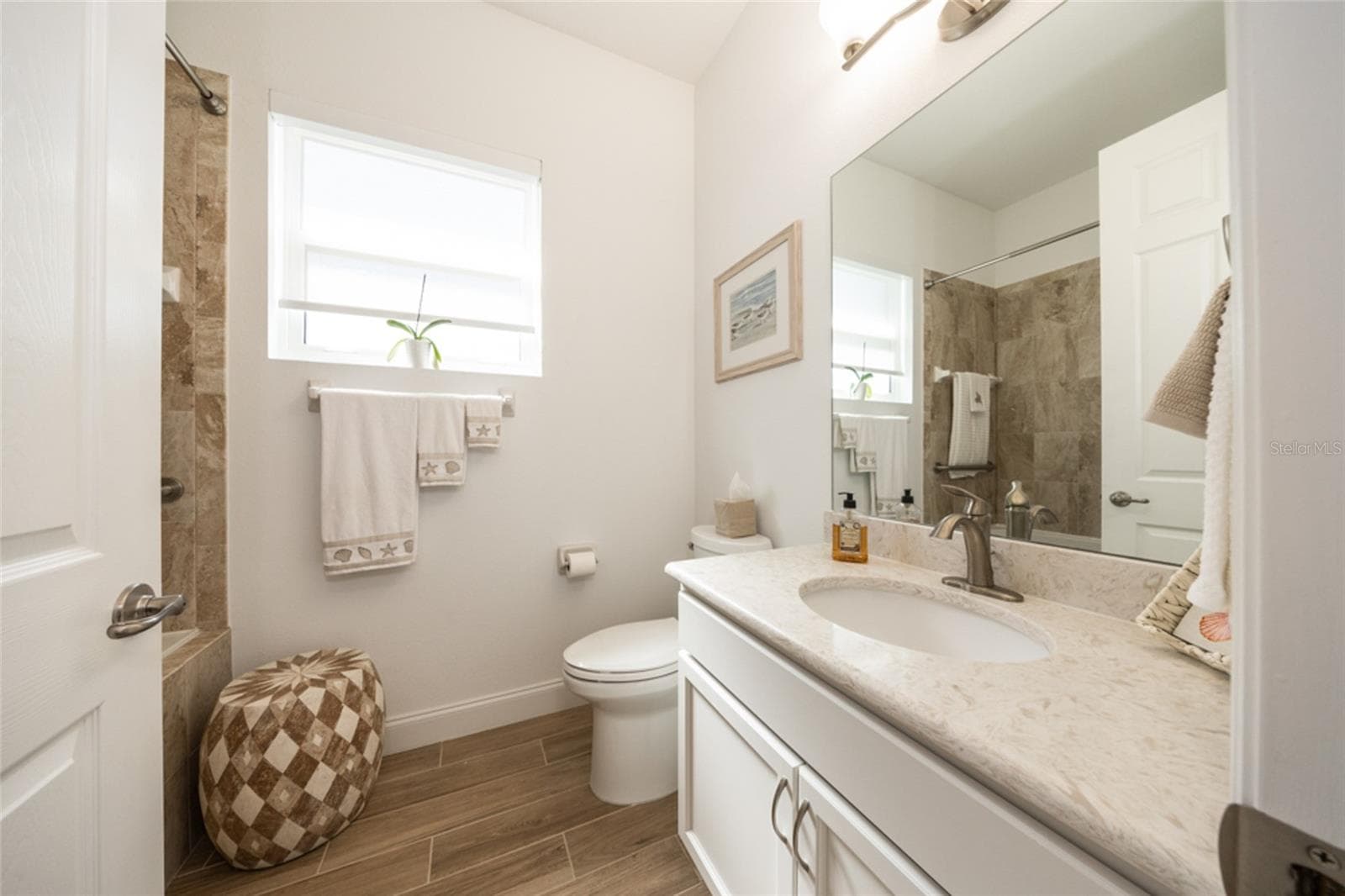 Guest Bathroom - 3245 BAILEY ANN DR, ORMOND BEACH