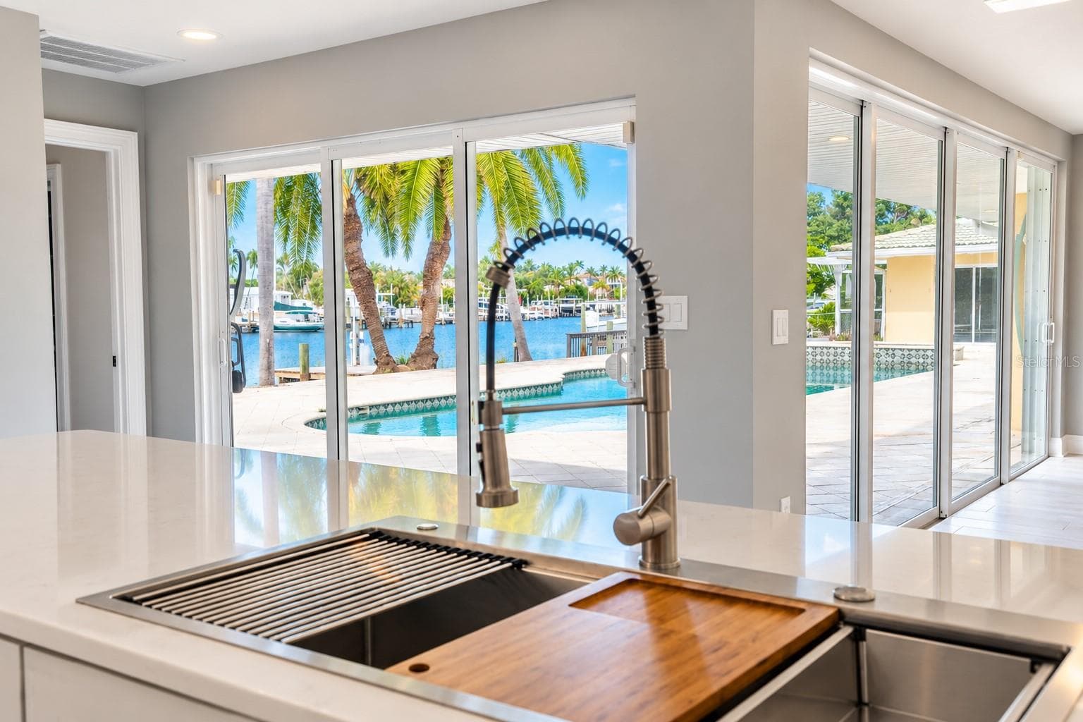 Single Family Residence at 482 HERMOSITA DR, ST PETE BEACH, photo 18 of 92