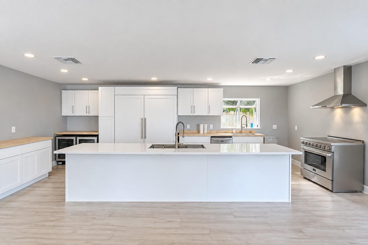 Single Family Residence at 482 HERMOSITA DR, ST PETE BEACH, photo 24 of 92