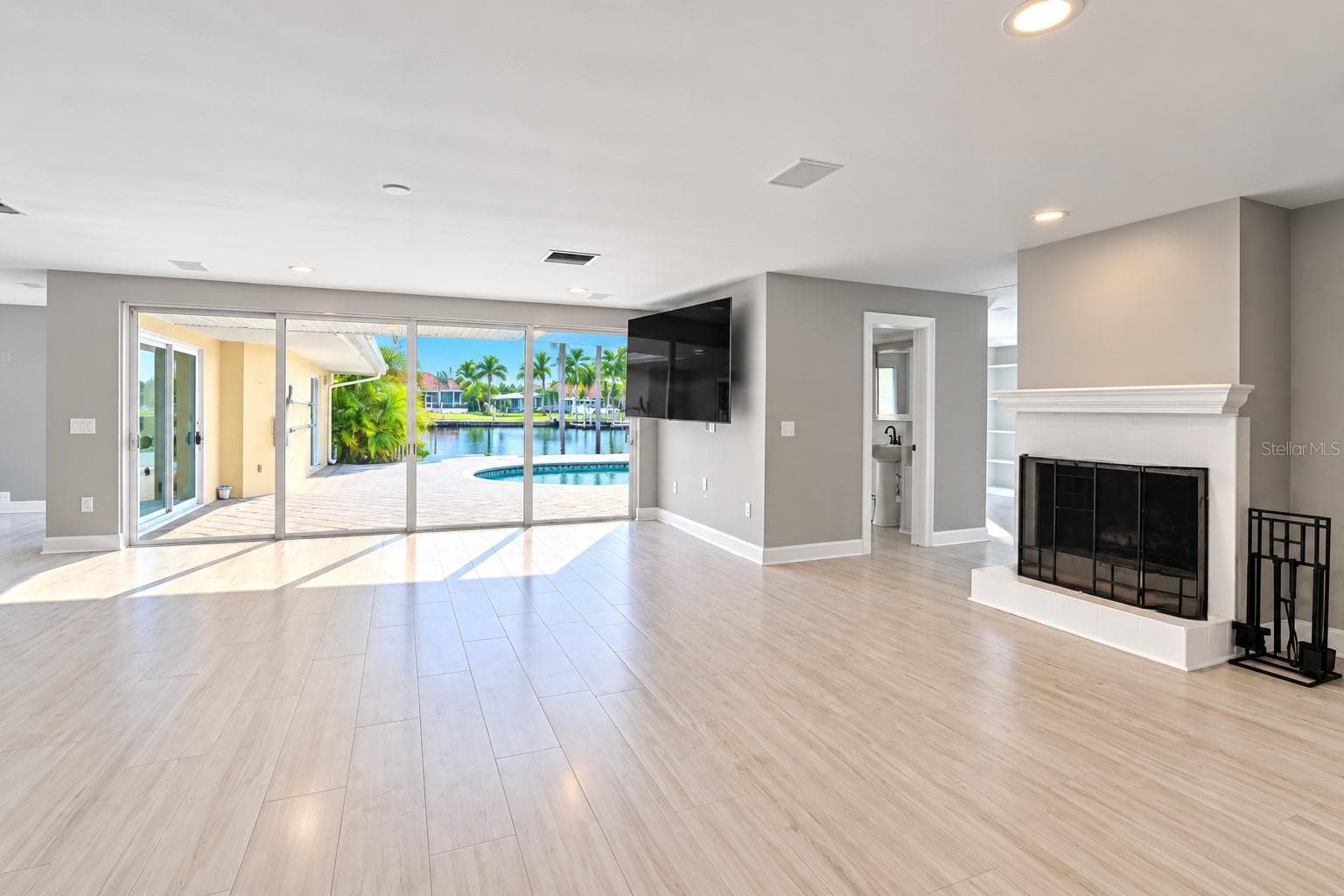 Single Family Residence at 482 HERMOSITA DR, ST PETE BEACH, photo 32 of 92