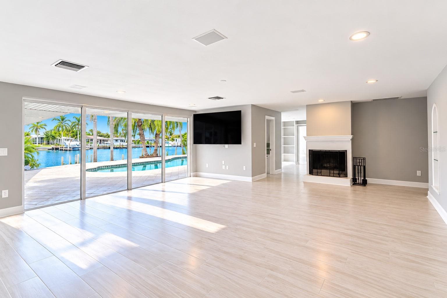 Single Family Residence at 482 HERMOSITA DR, ST PETE BEACH, photo 33 of 92