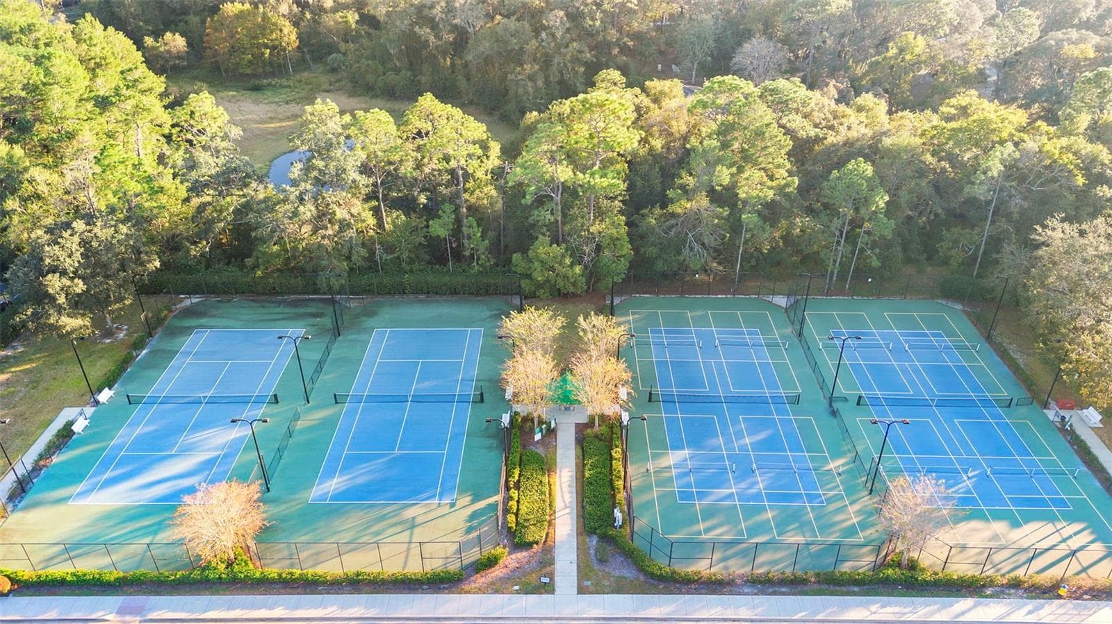 Single Family Residence at 404 W VICTORIA TRAILS BLVD, DELAND, photo 47 of 50