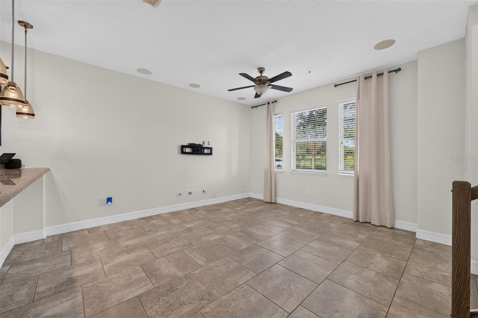 Living room - 457 GEE HAMMOCK LN, WINTER SPRINGS