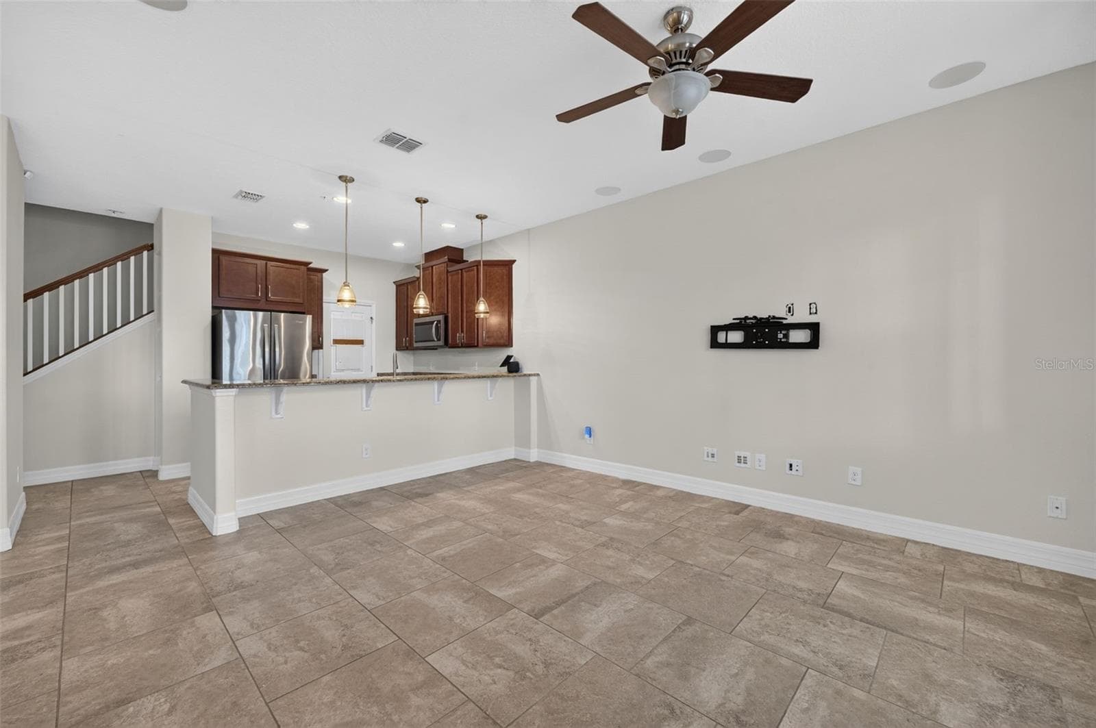 living room to kitchen - 457 GEE HAMMOCK LN, WINTER SPRINGS
