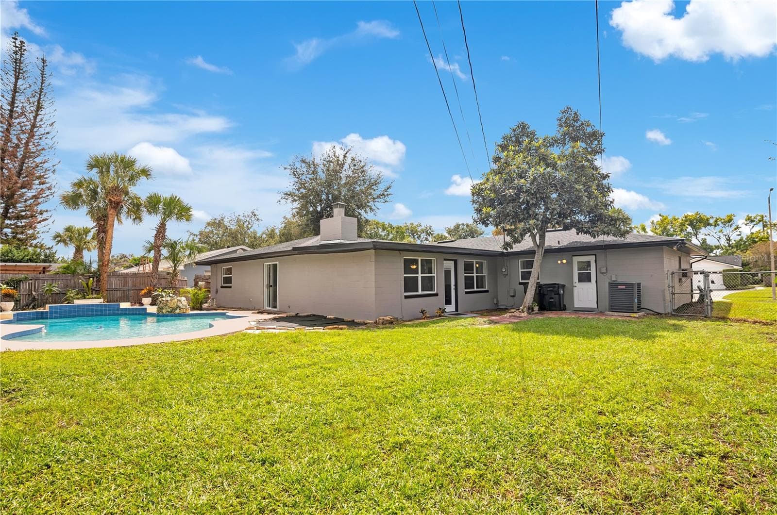 Larrge yard with pool - 4415 HAYLOCK DR, ORLANDO