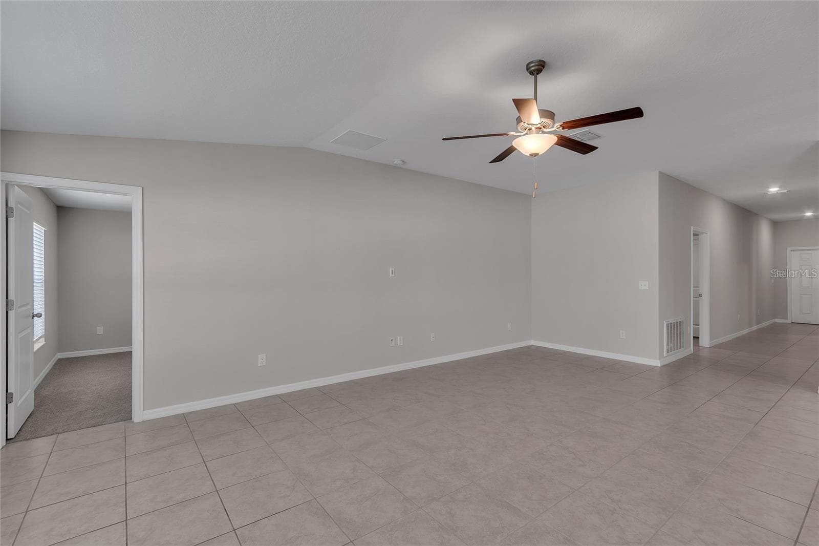 Single Family Residence at 10357 SCARLET SKIMMER DR, RIVERVIEW, photo 6 of 35