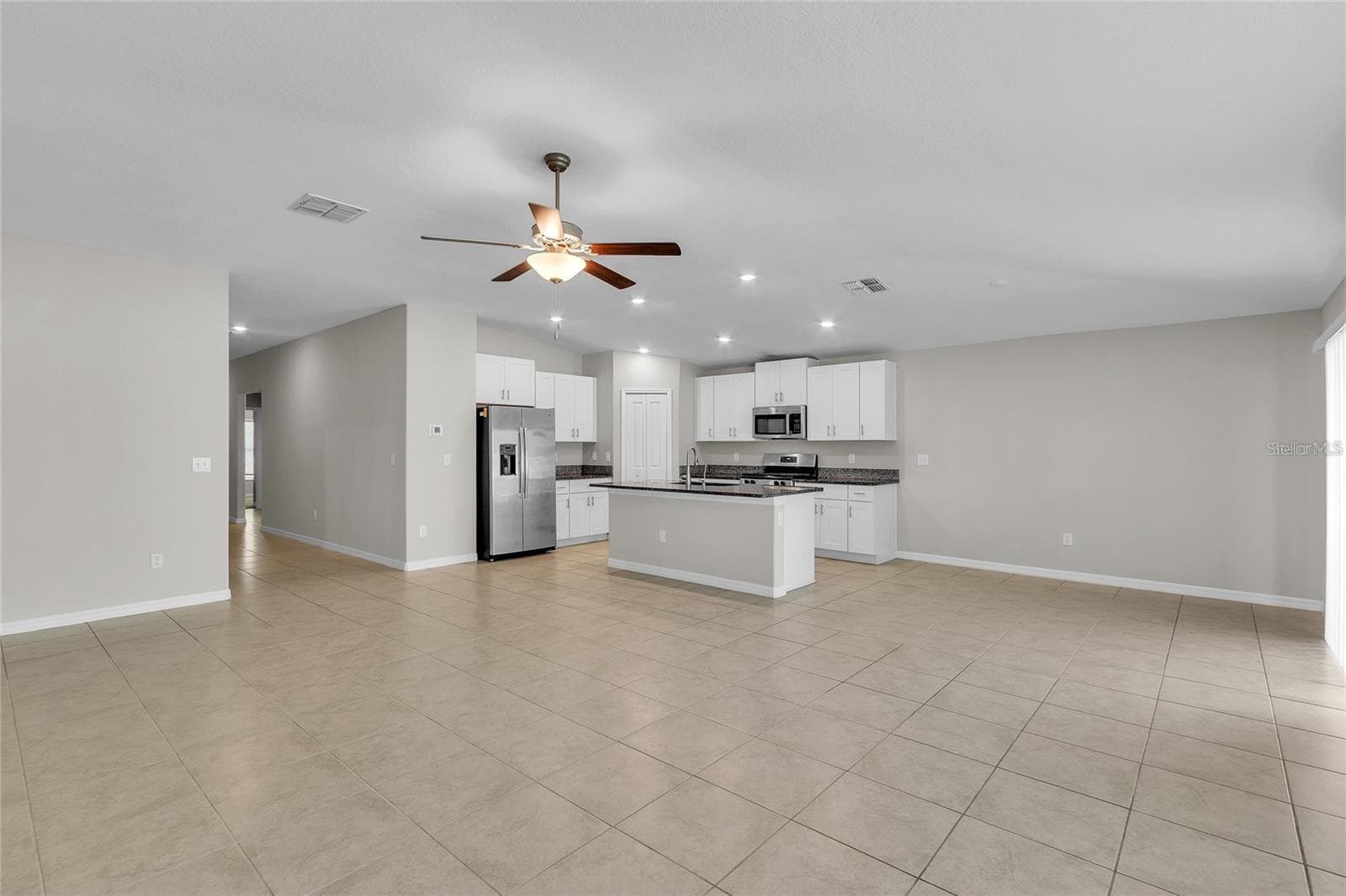 Single Family Residence at 10357 SCARLET SKIMMER DR, RIVERVIEW, photo 7 of 35