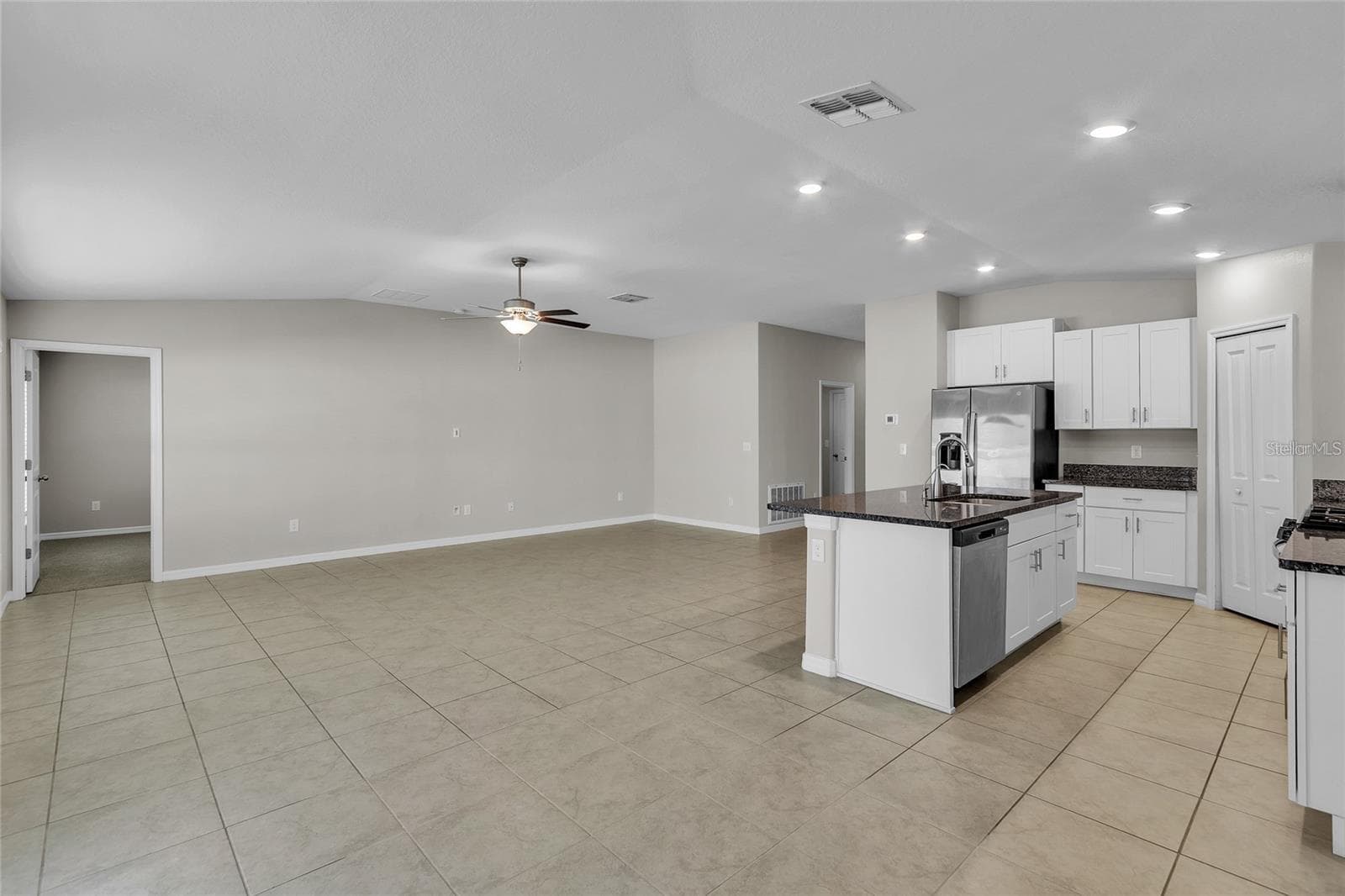 Single Family Residence at 10357 SCARLET SKIMMER DR, RIVERVIEW, photo 13 of 35