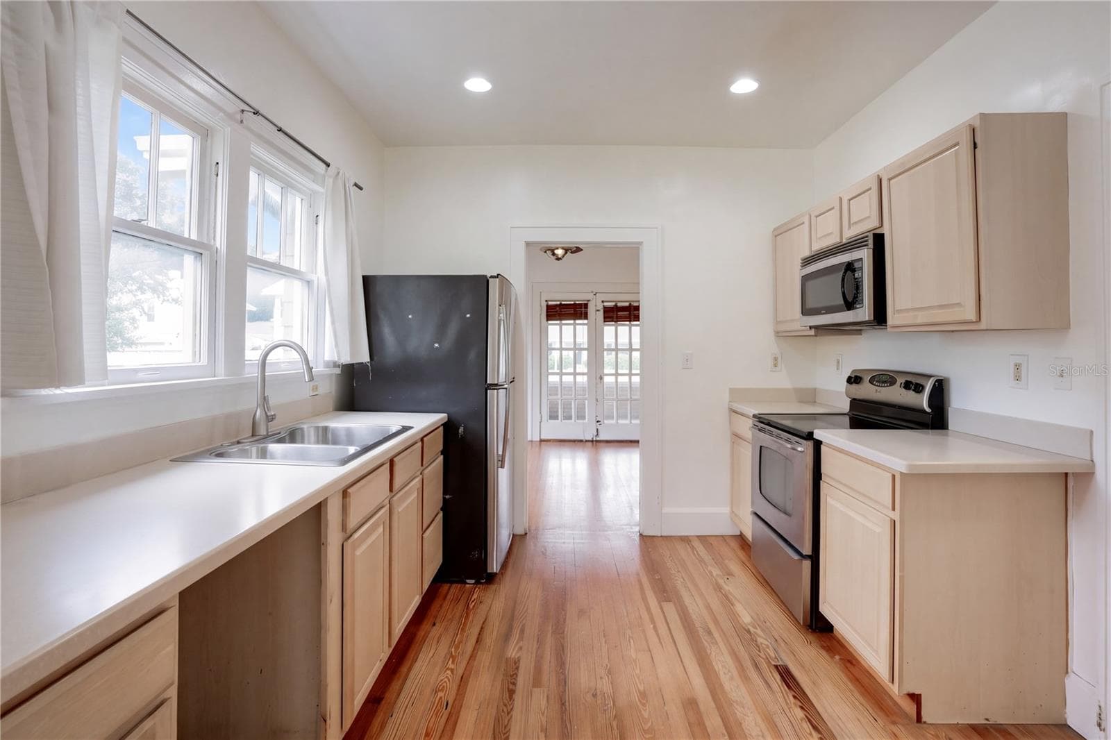 Single Family Residence at 1330 21ST AVE N, ST PETERSBURG, photo 9 of 20