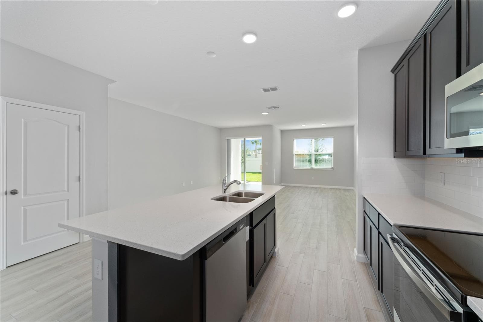 Townhouse at 4656 CAMPSITE LOOP, ORLANDO, photo 5 of 25