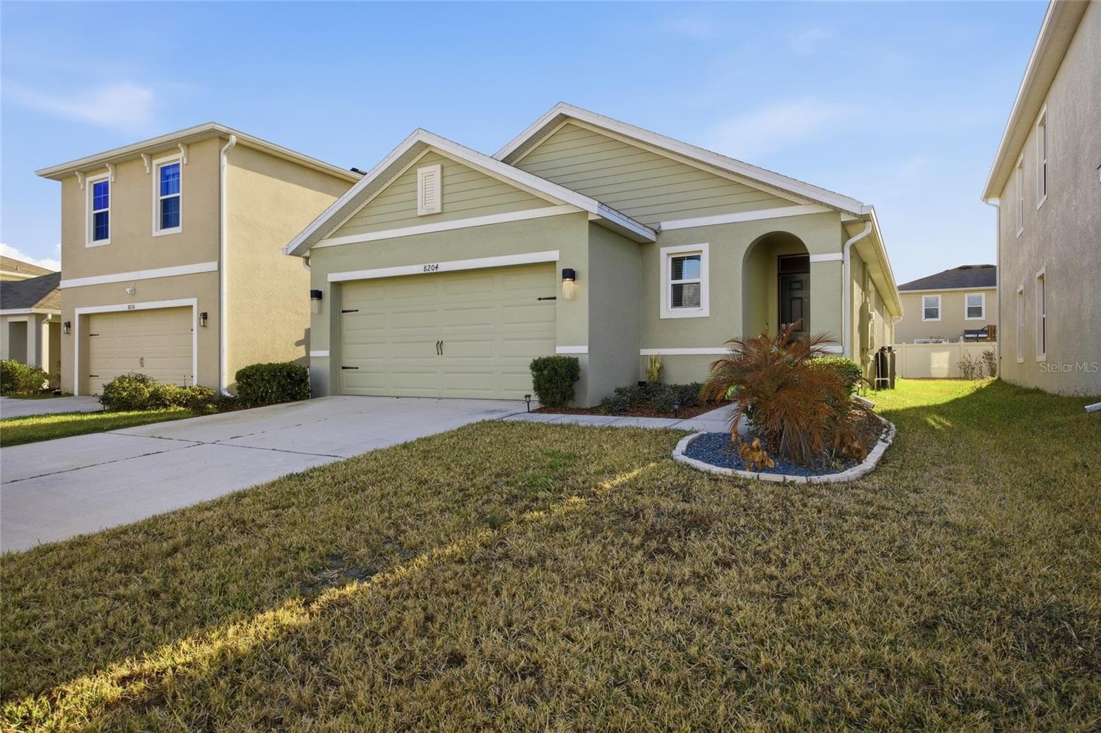 Single Family Residence at 8204 PELICAN REED CIR, WESLEY CHAPEL, photo 2 of 32