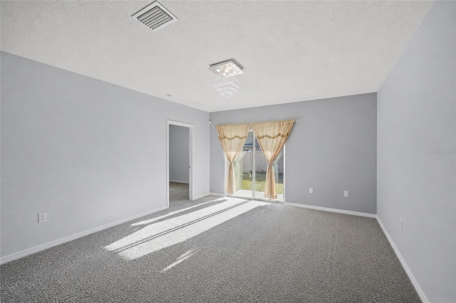 Single Family Residence at 8204 PELICAN REED CIR, WESLEY CHAPEL, photo 10 of 32