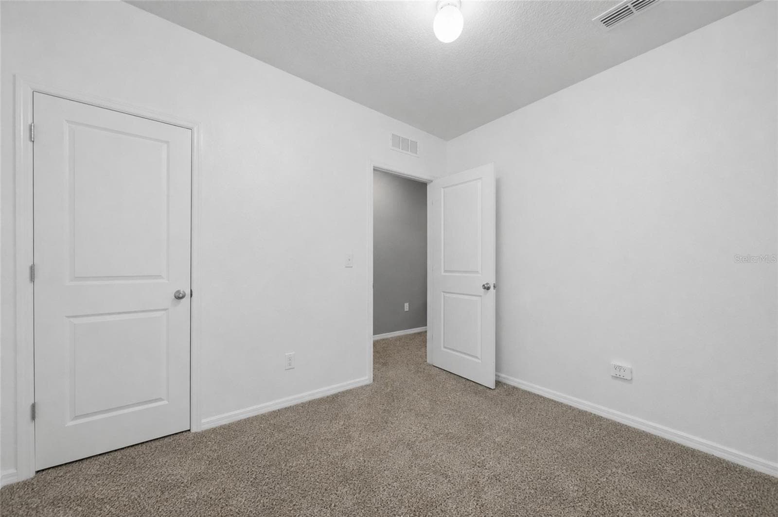 Single Family Residence at 8204 PELICAN REED CIR, WESLEY CHAPEL, photo 12 of 32