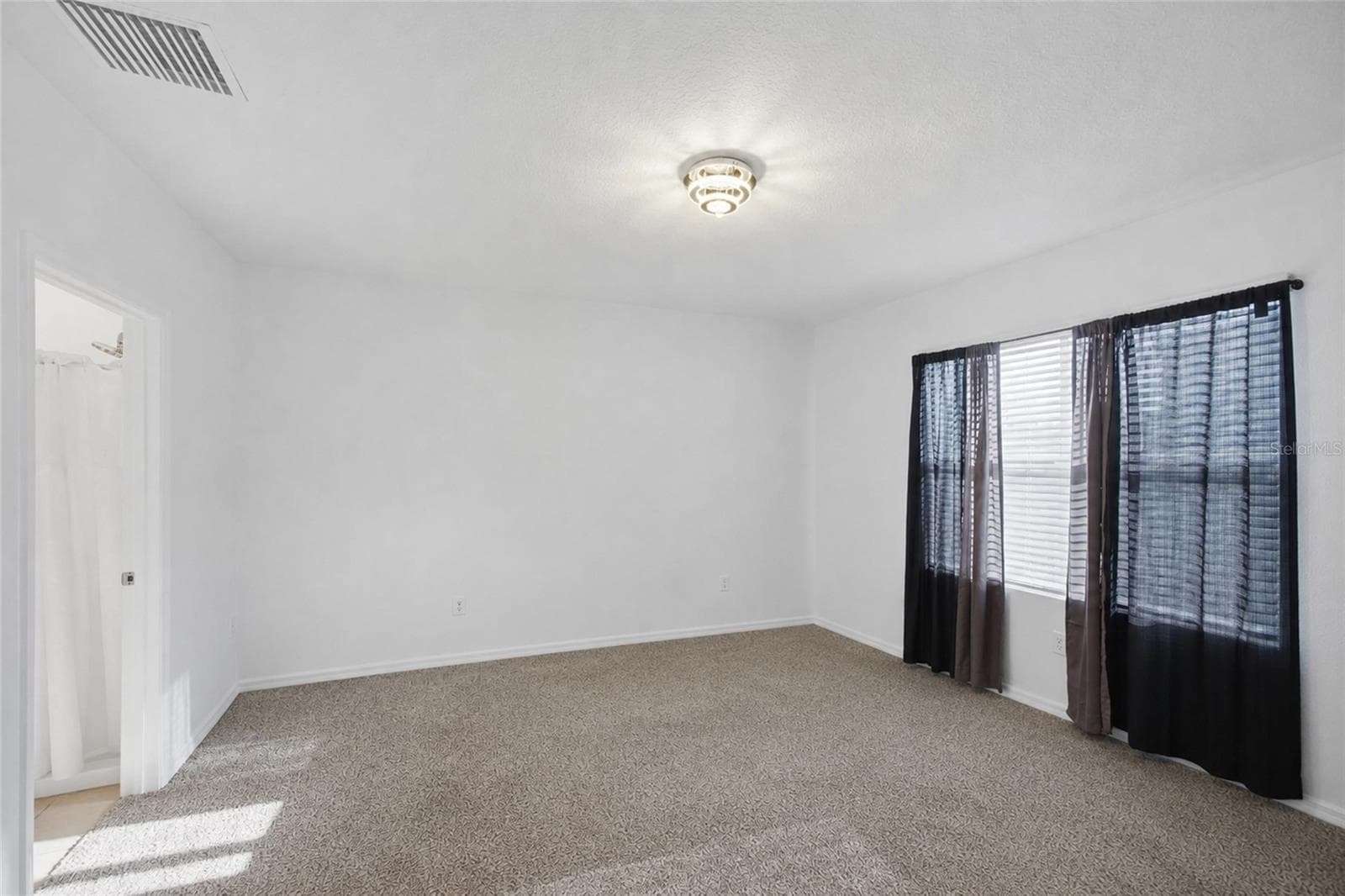 Single Family Residence at 8204 PELICAN REED CIR, WESLEY CHAPEL, photo 13 of 32