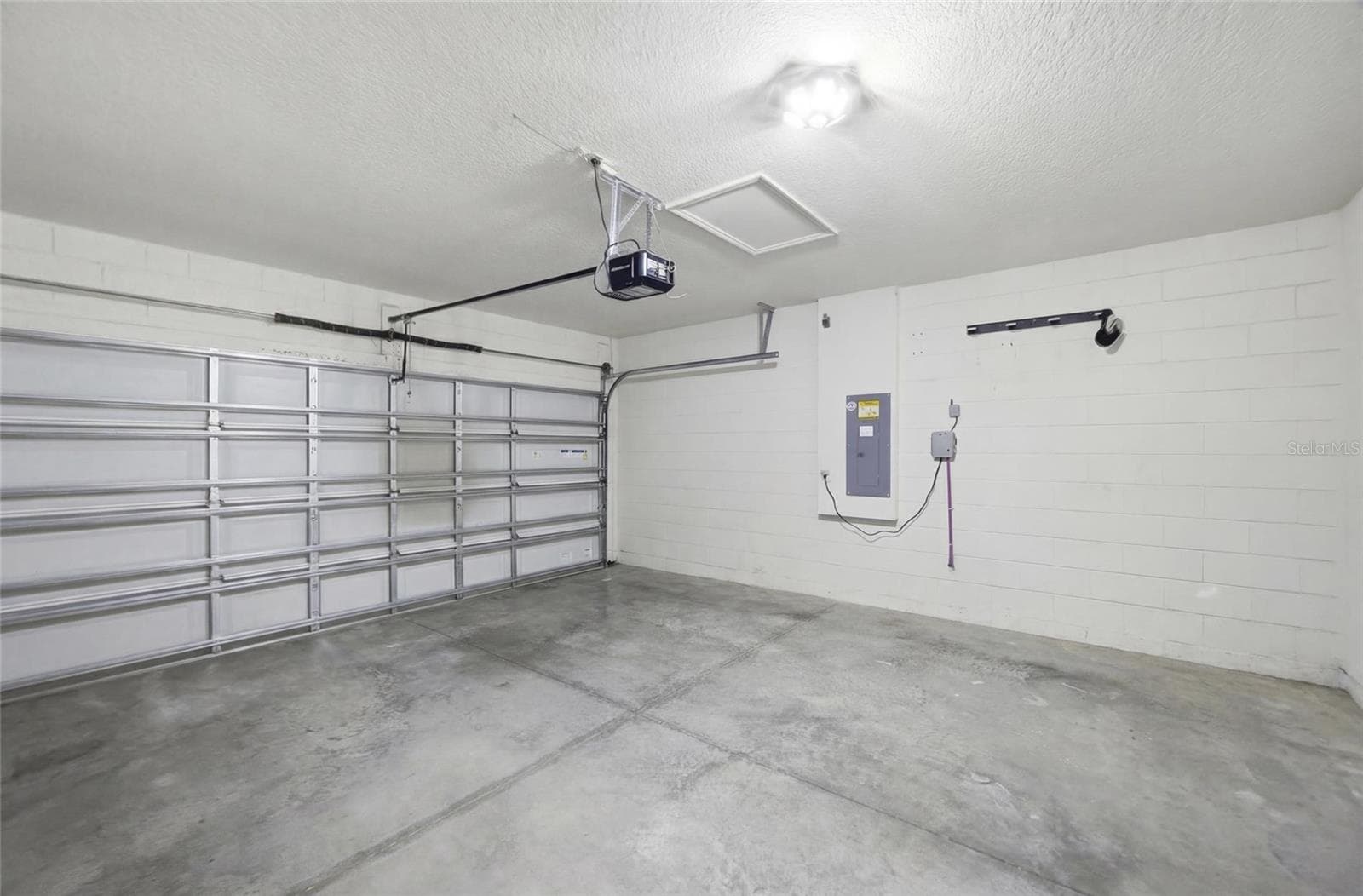 Single Family Residence at 8204 PELICAN REED CIR, WESLEY CHAPEL, photo 21 of 32