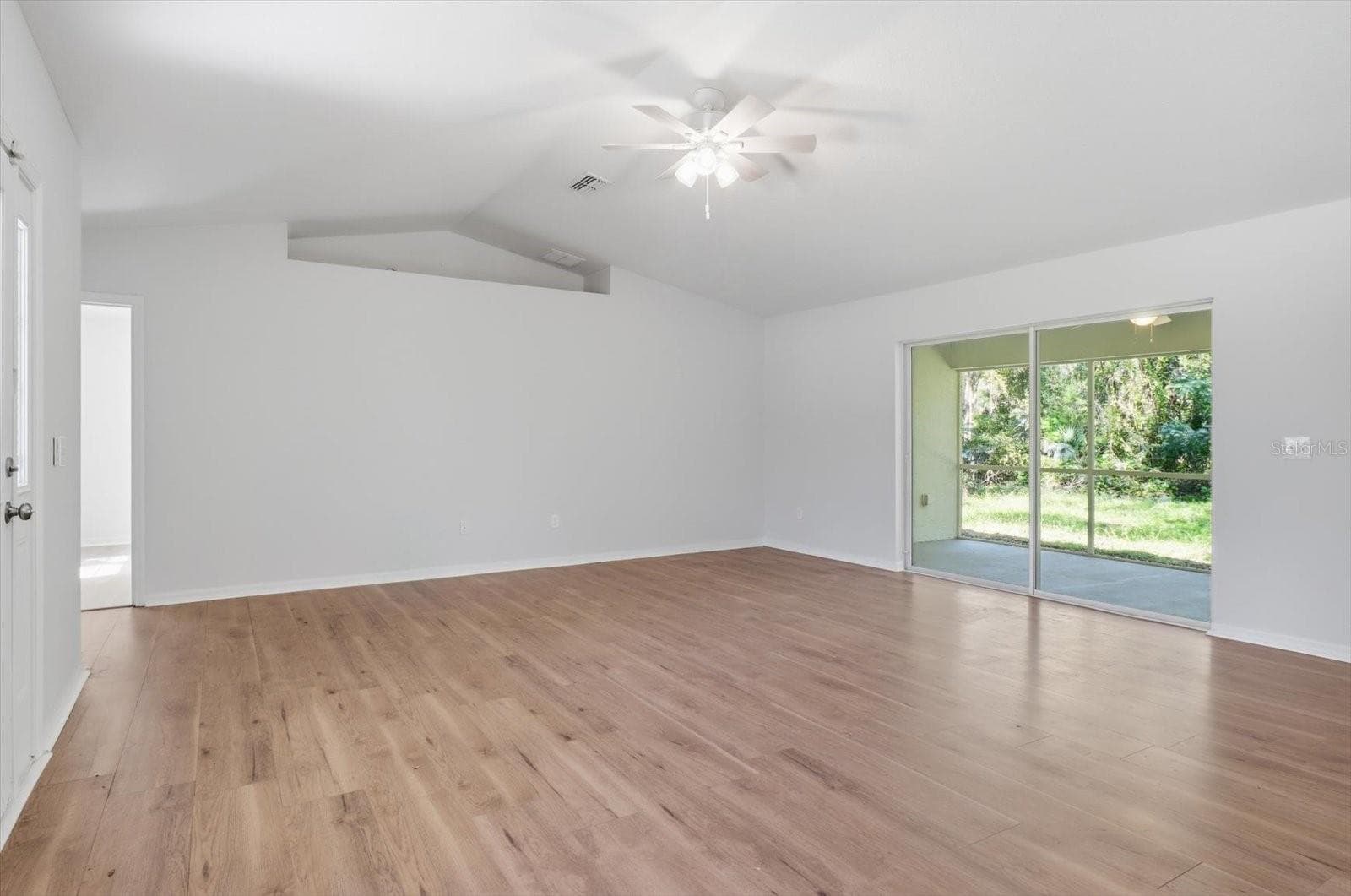 Single Family Residence at 3075 E CROWN DR, INVERNESS, photo 11 of 42
