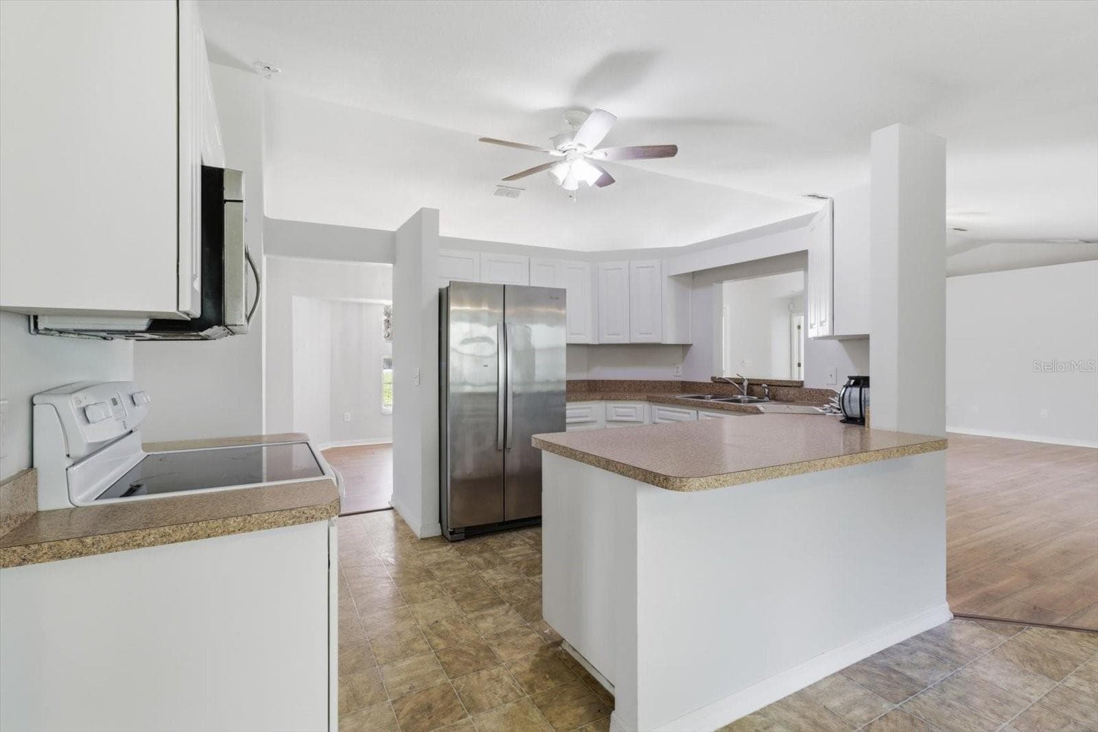 Single Family Residence at 3075 E CROWN DR, INVERNESS, photo 16 of 42