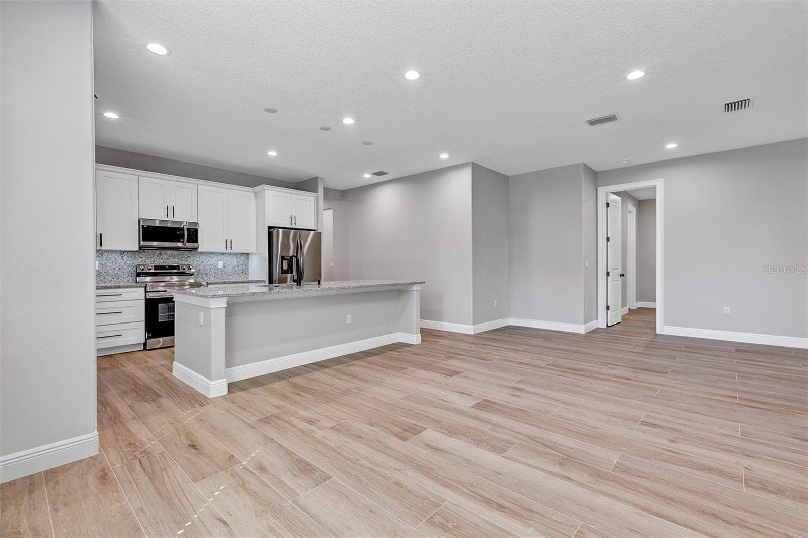 Single Family Residence at 13875 SE 53RD TER, SUMMERFIELD, photo 5 of 40