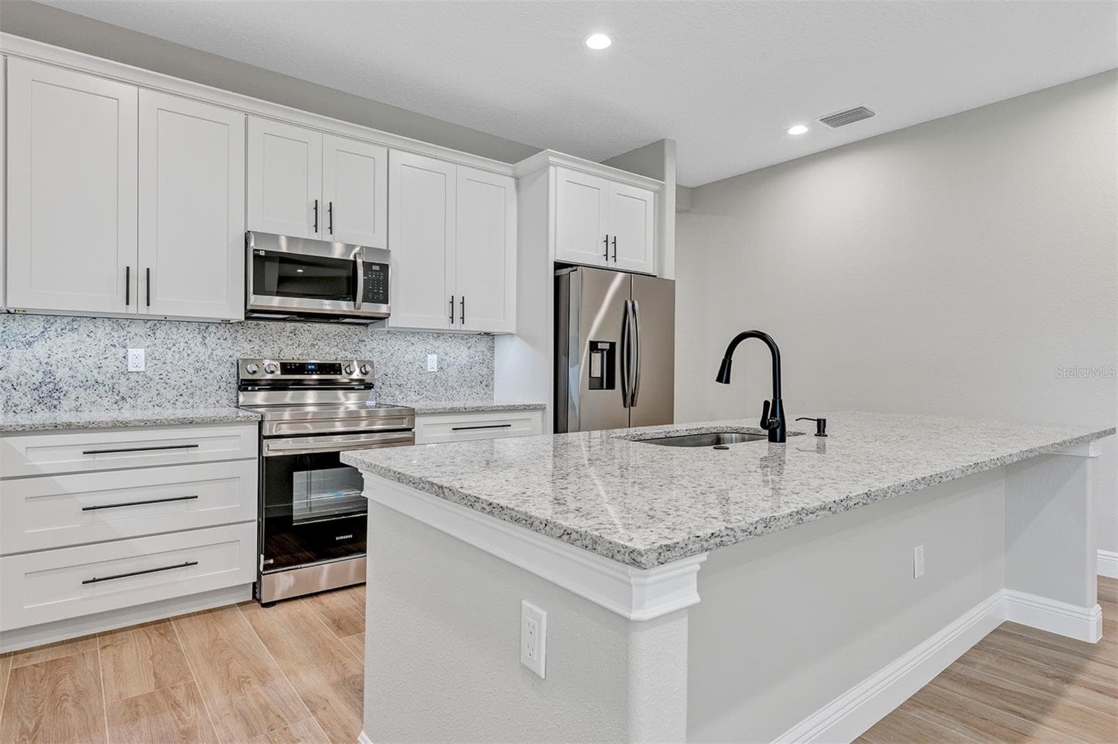 Single Family Residence at 13875 SE 53RD TER, SUMMERFIELD, photo 7 of 40