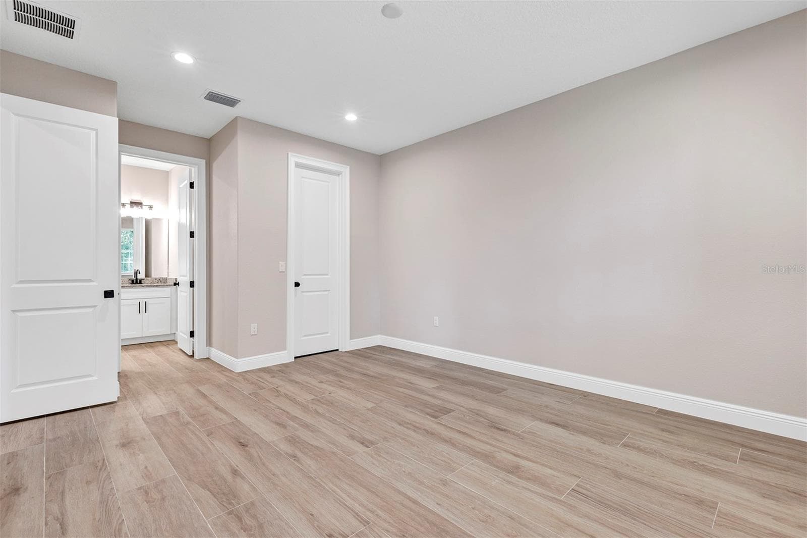 Single Family Residence at 13875 SE 53RD TER, SUMMERFIELD, photo 16 of 40
