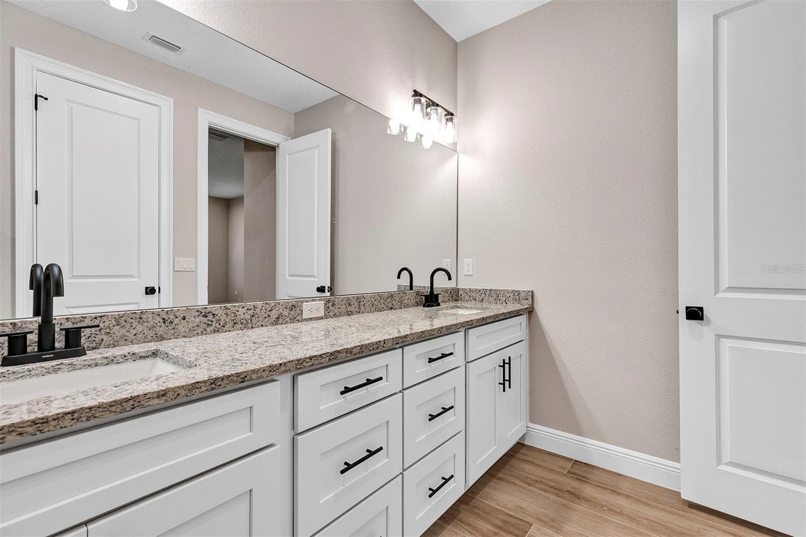 Single Family Residence at 13875 SE 53RD TER, SUMMERFIELD, photo 28 of 40