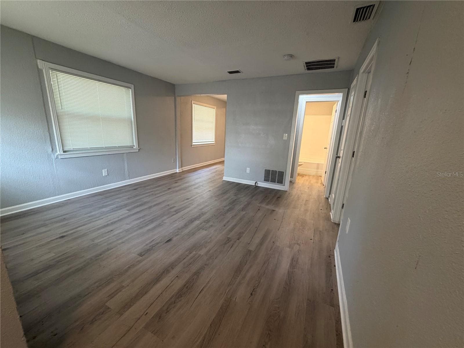 Single Family Residence at 2410 18TH AVE S, ST PETERSBURG, photo 4 of 17