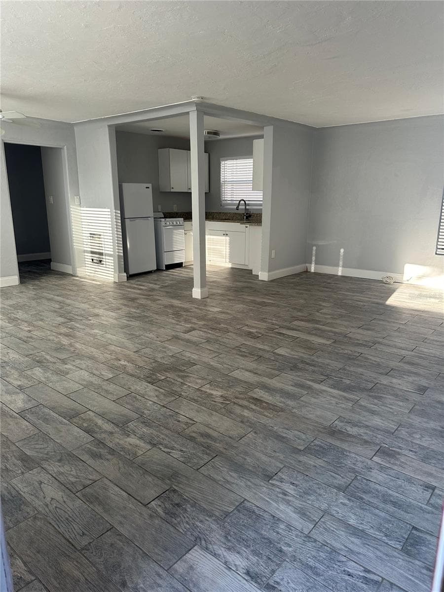 Multi-Family 5+ at 649 7TH AVE N, ST PETERSBURG, photo 21 of 56