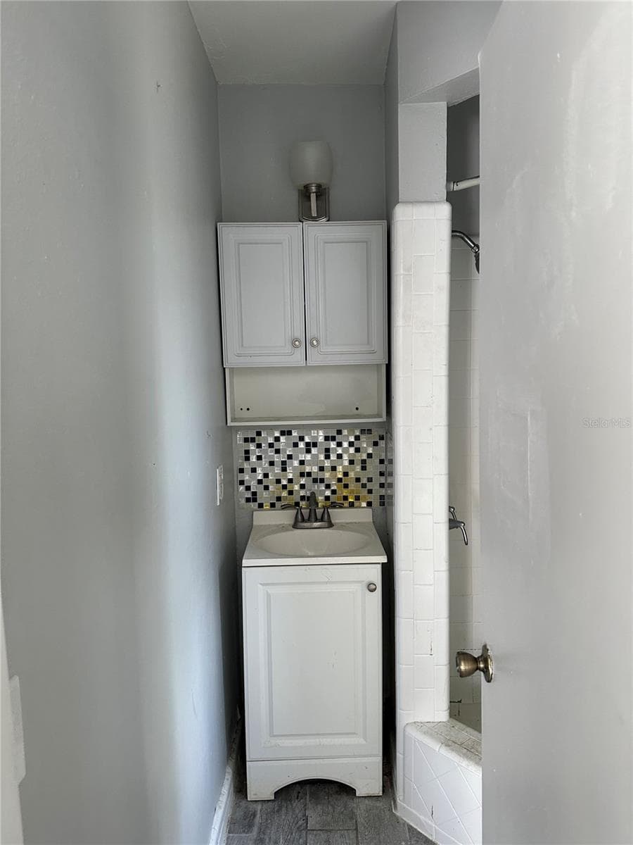 Multi-Family 5+ at 649 7TH AVE N, ST PETERSBURG, photo 27 of 56