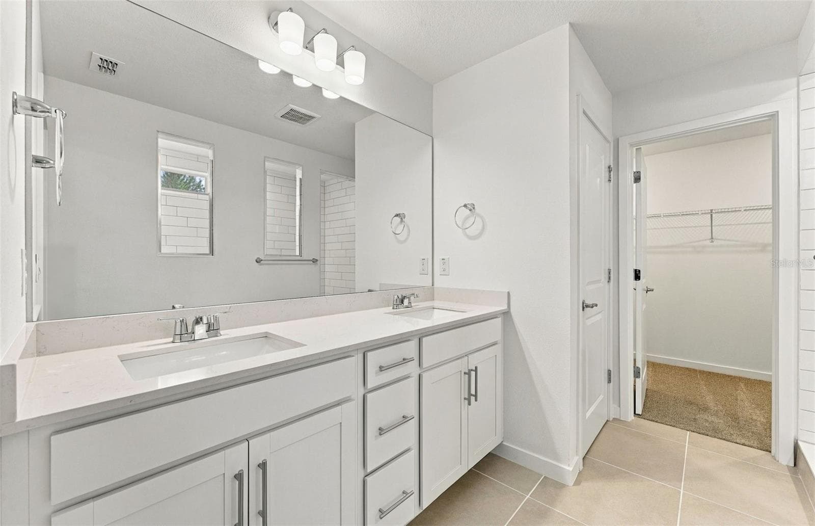 Owner's Bath w/Dual Sinks - 9748 CRESCENT MOON DR, RIVERVIEW