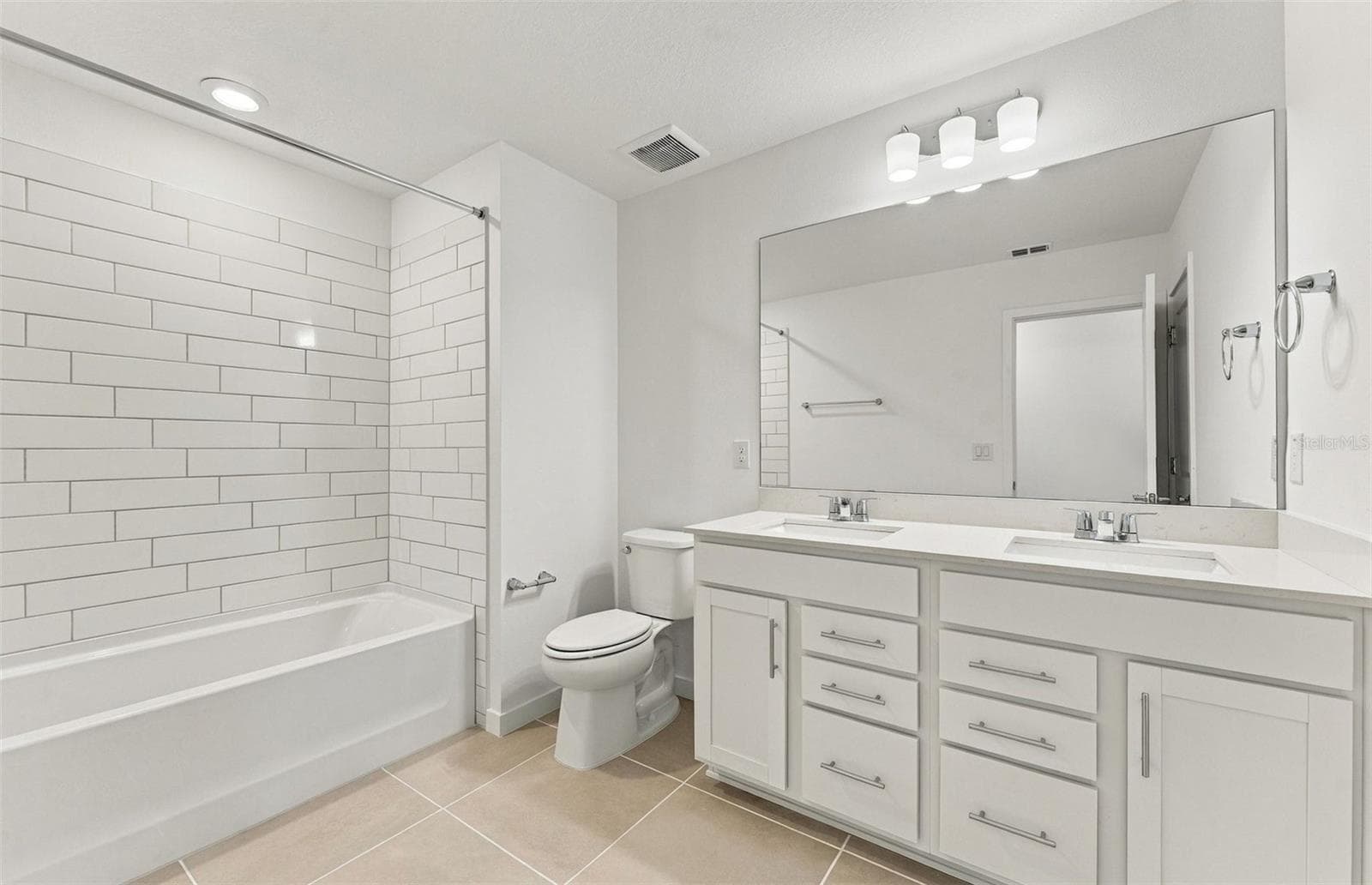 Bathroom 2 w/Dual Sinks - 9748 CRESCENT MOON DR, RIVERVIEW
