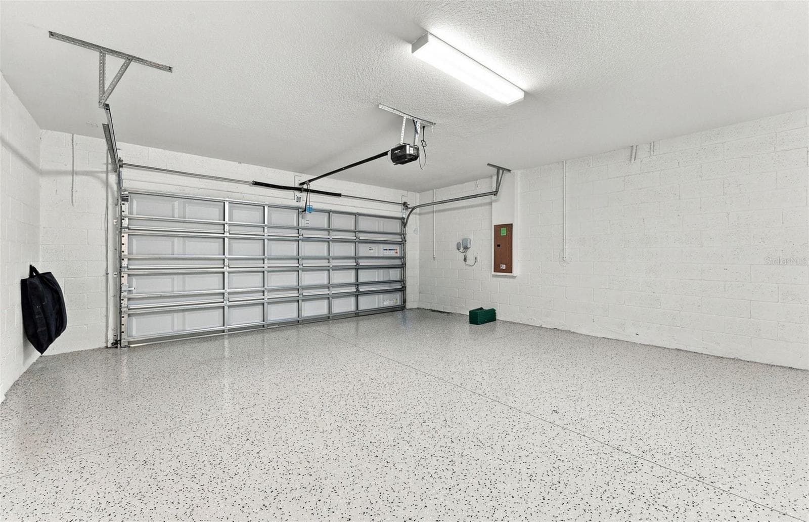 2-Car Garage w/Epoxy Flooring - 9748 CRESCENT MOON DR, RIVERVIEW