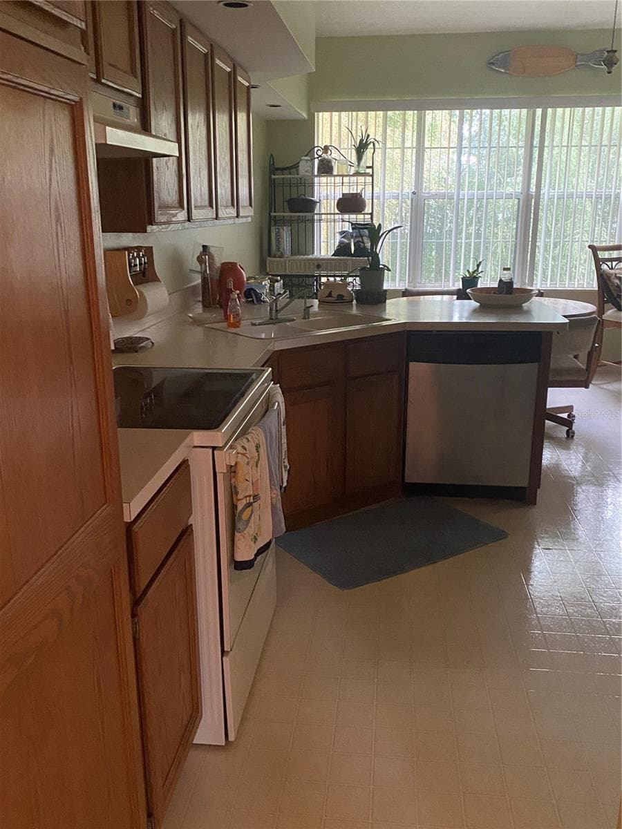 Large kitchen area. - 11492 SW 82ND COURT RD, OCALA