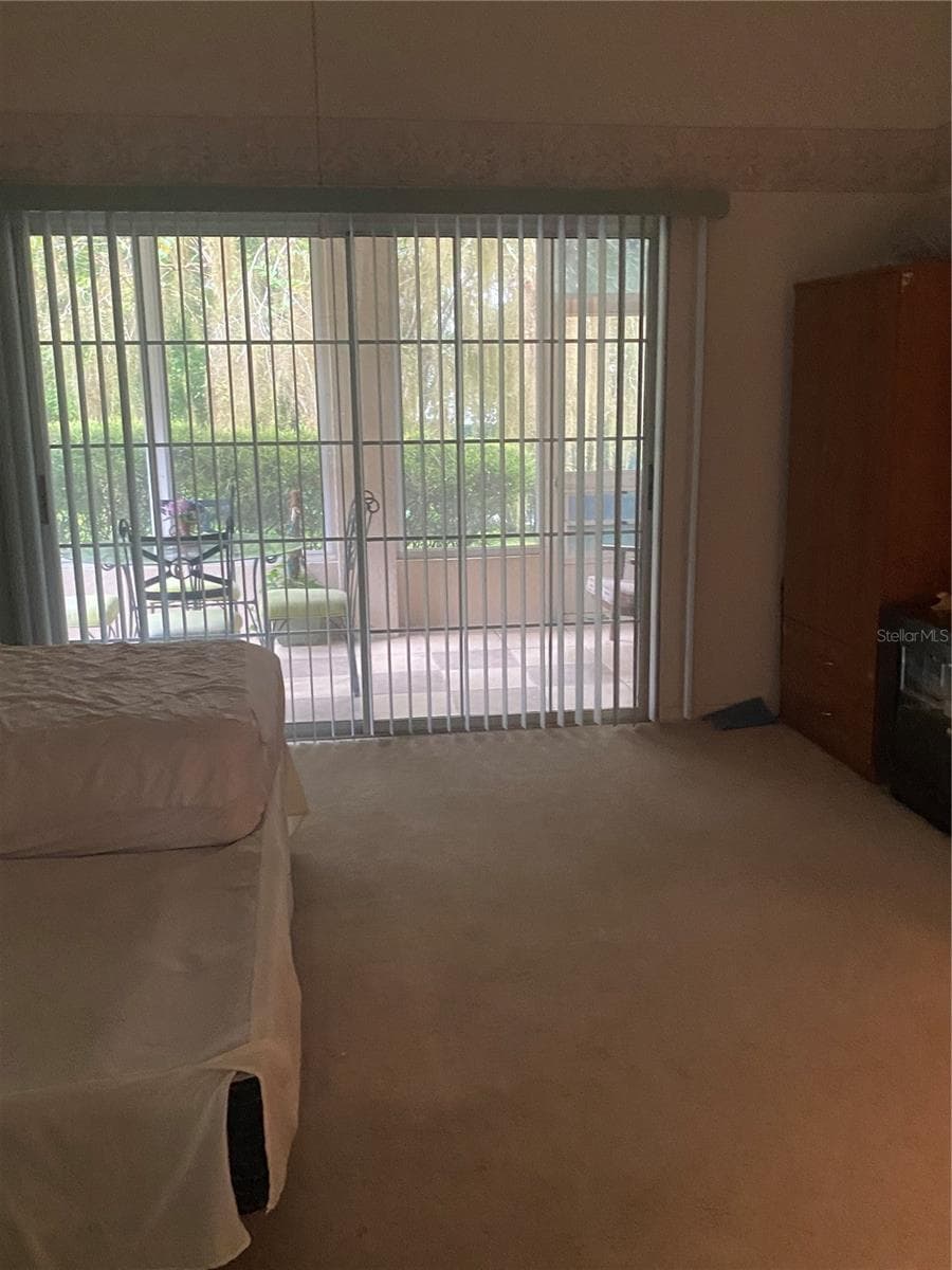 LArge primary bedroom area. - 11492 SW 82ND COURT RD, OCALA