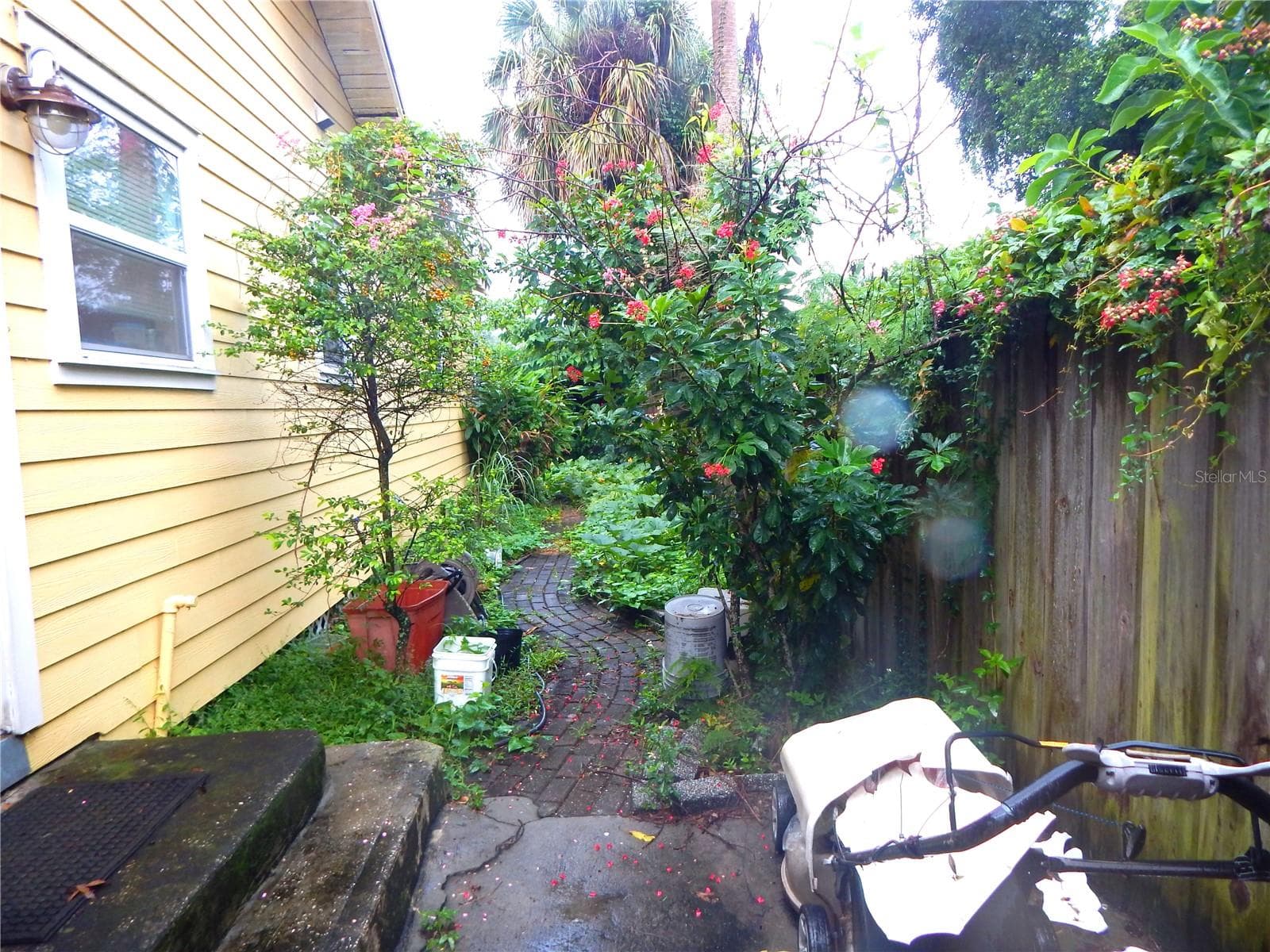 Single Family Residence at 8608 N 9TH ST, TAMPA, photo 3 of 15
