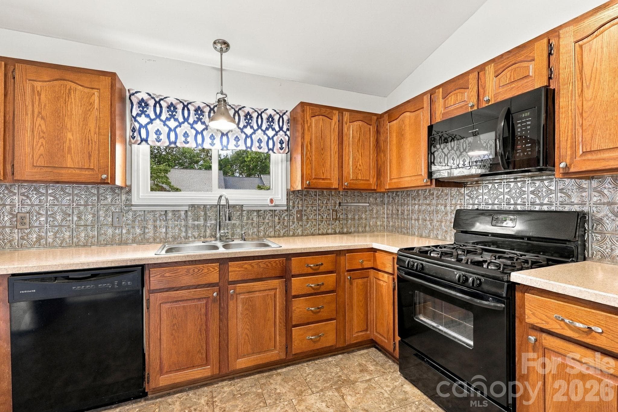 Condominium at 1805 Wellington Hills Circle, Salisbury, photo 10 of 32