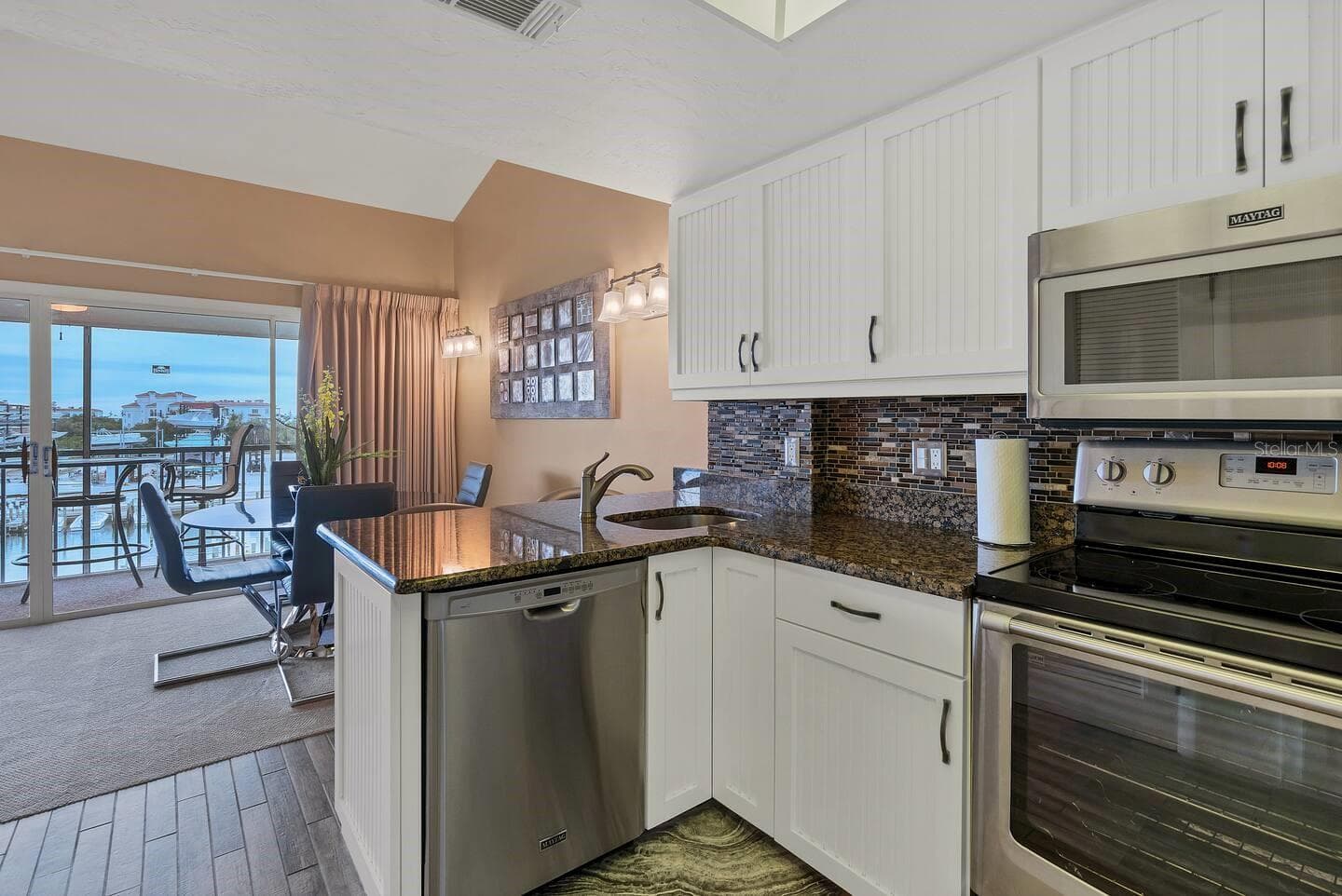 Granite Kitchen Counters! - 7070 PLACIDA RD #1231, PLACIDA