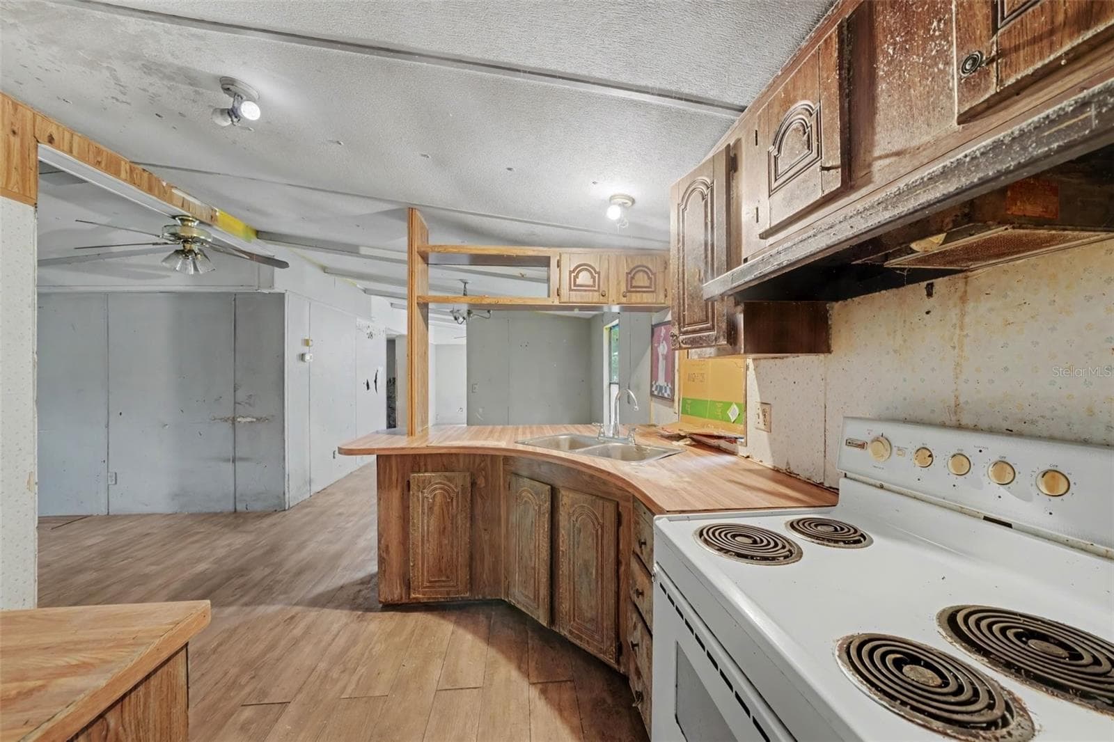 Manufactured Home at 114 SHADY OAK DR, SATSUMA, photo 13 of 29