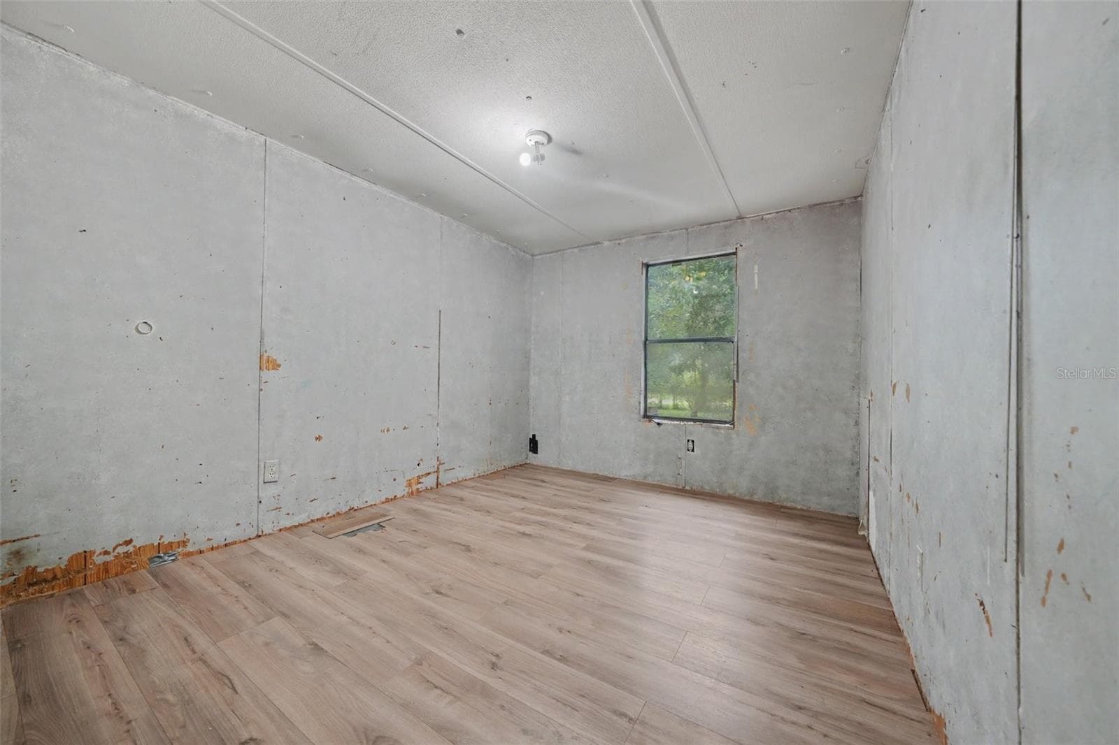 Manufactured Home at 114 SHADY OAK DR, SATSUMA, photo 20 of 29