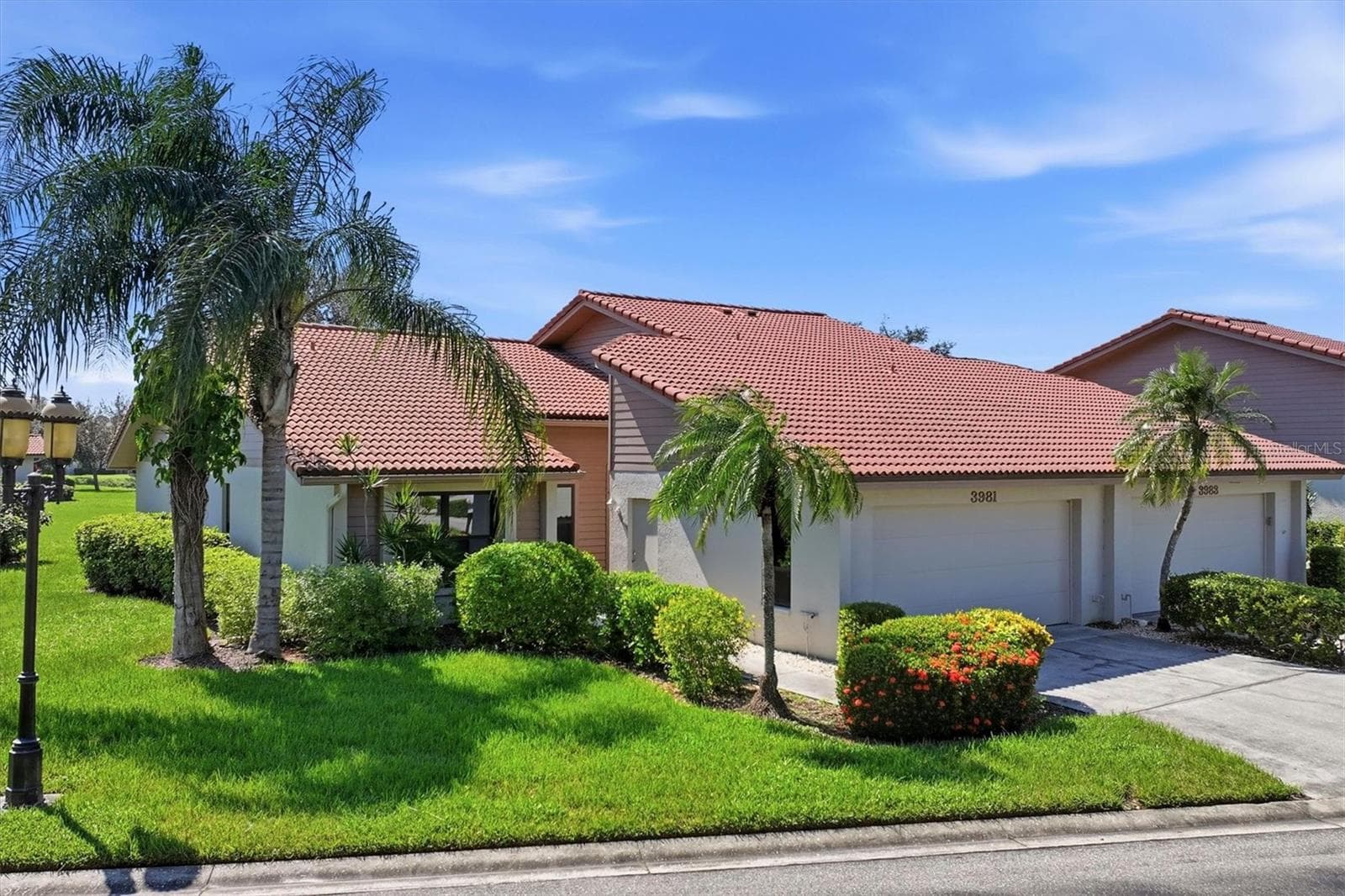 3981 WILSHIRE CIR E #195